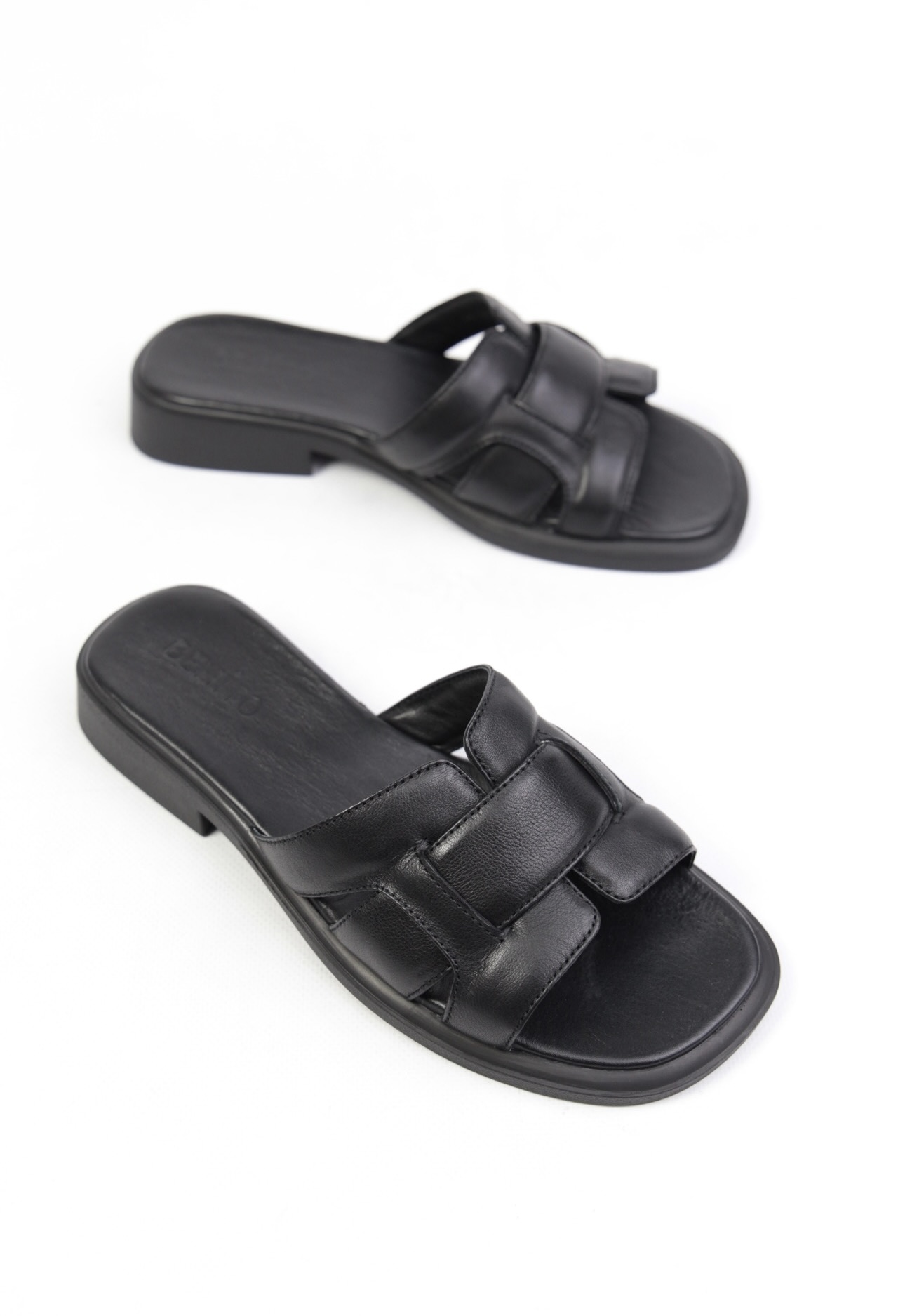 картинка Шлепанцы кожаные Benito от магазина Pratik