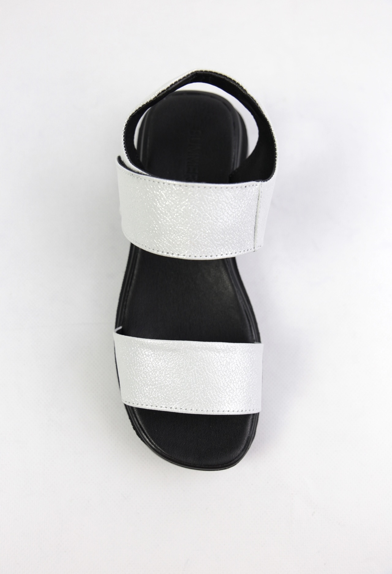 картинка Босоножки кожаные Benito от магазина Pratik