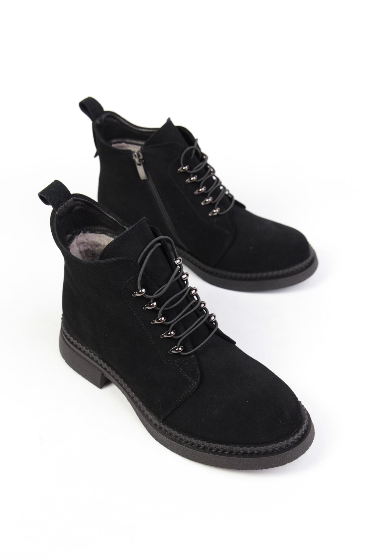 картинка Ботинки замшевые Benito от магазина Pratik