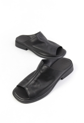 Шлепанцы кожаные Benito 0075/01 new- фото 1 - интернет-магазин обуви Pratik