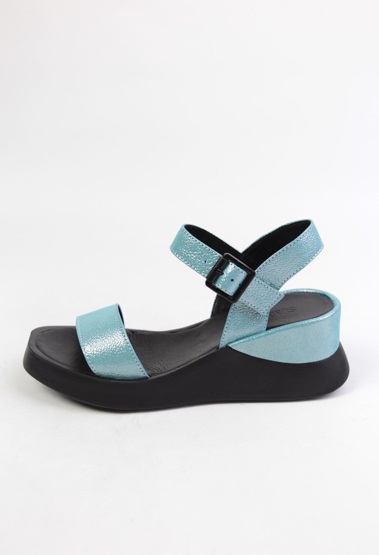 картинка Босоножки кожаные Benito от магазина Pratik