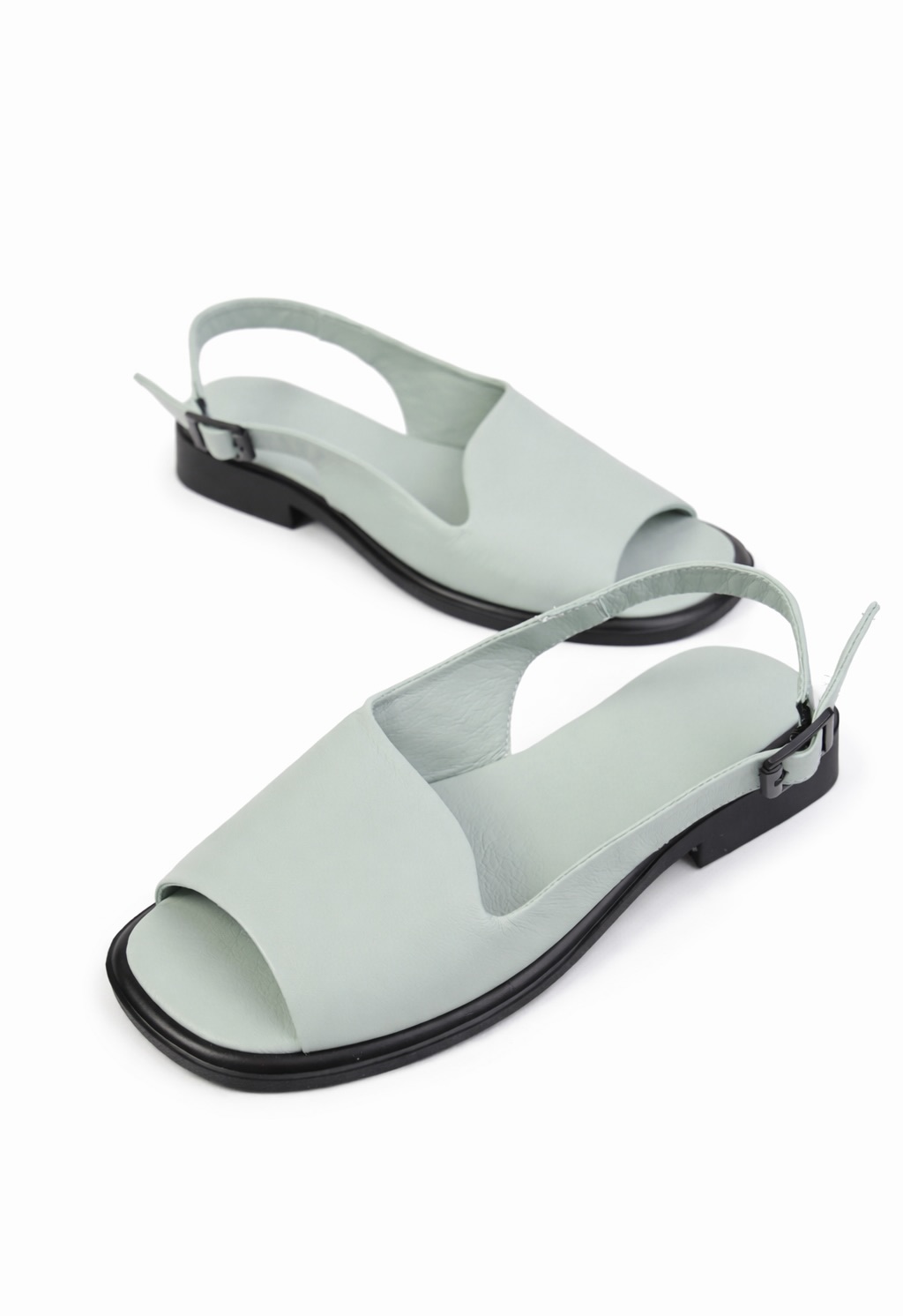 картинка Сандалии кожаные Benito от магазина Pratik