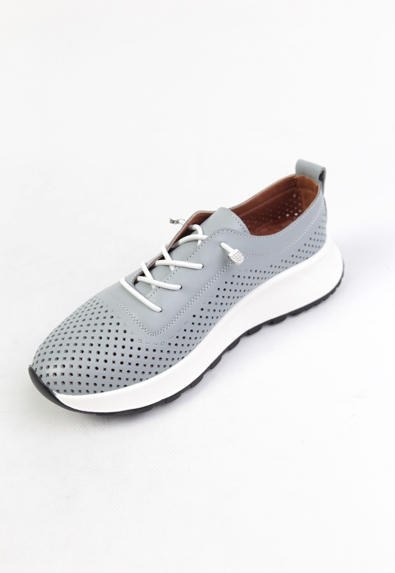 картинка  Кроссовки кожаные Benito от магазина Pratik