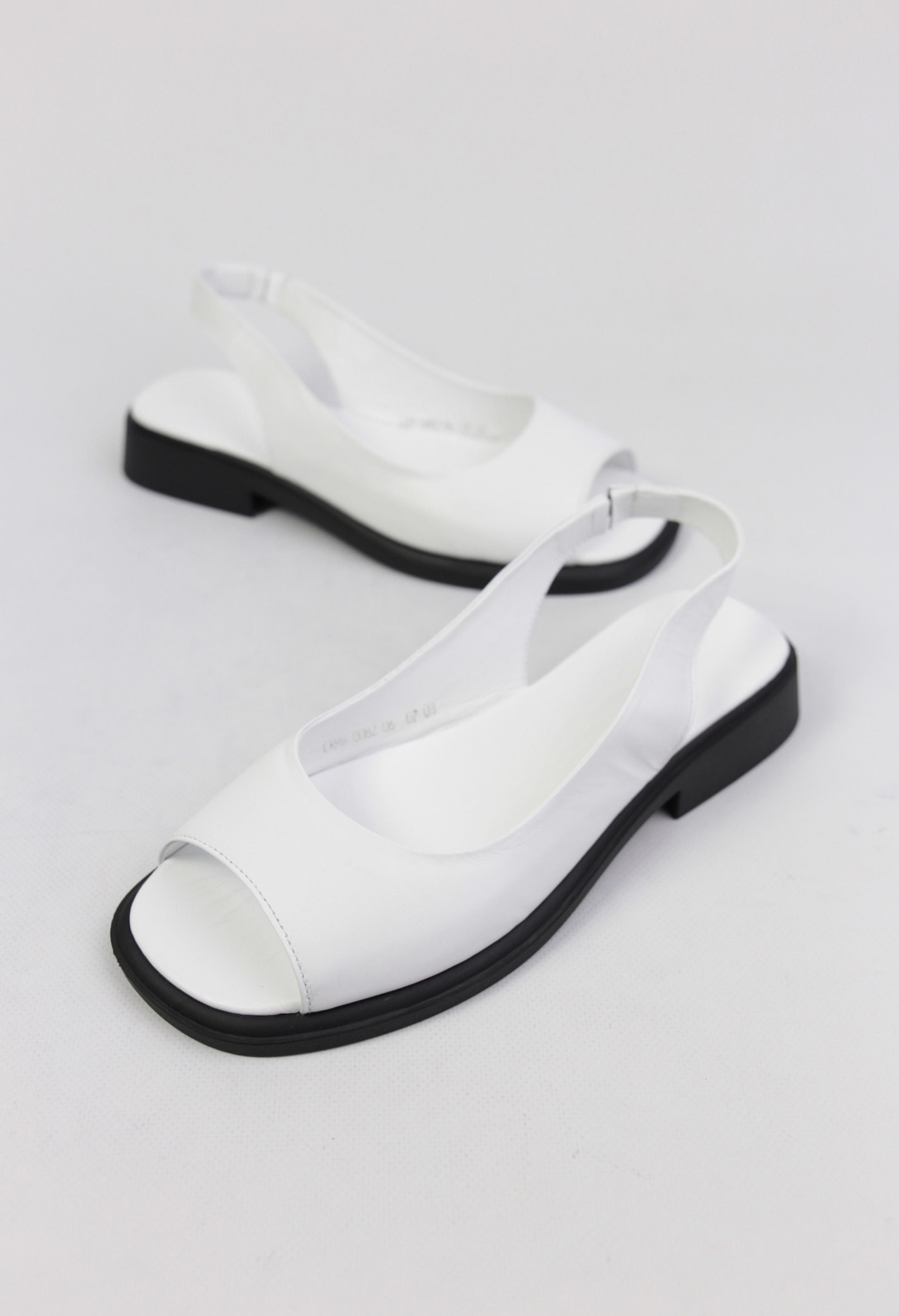 картинка Сандалии кожаные Benito от магазина Pratik