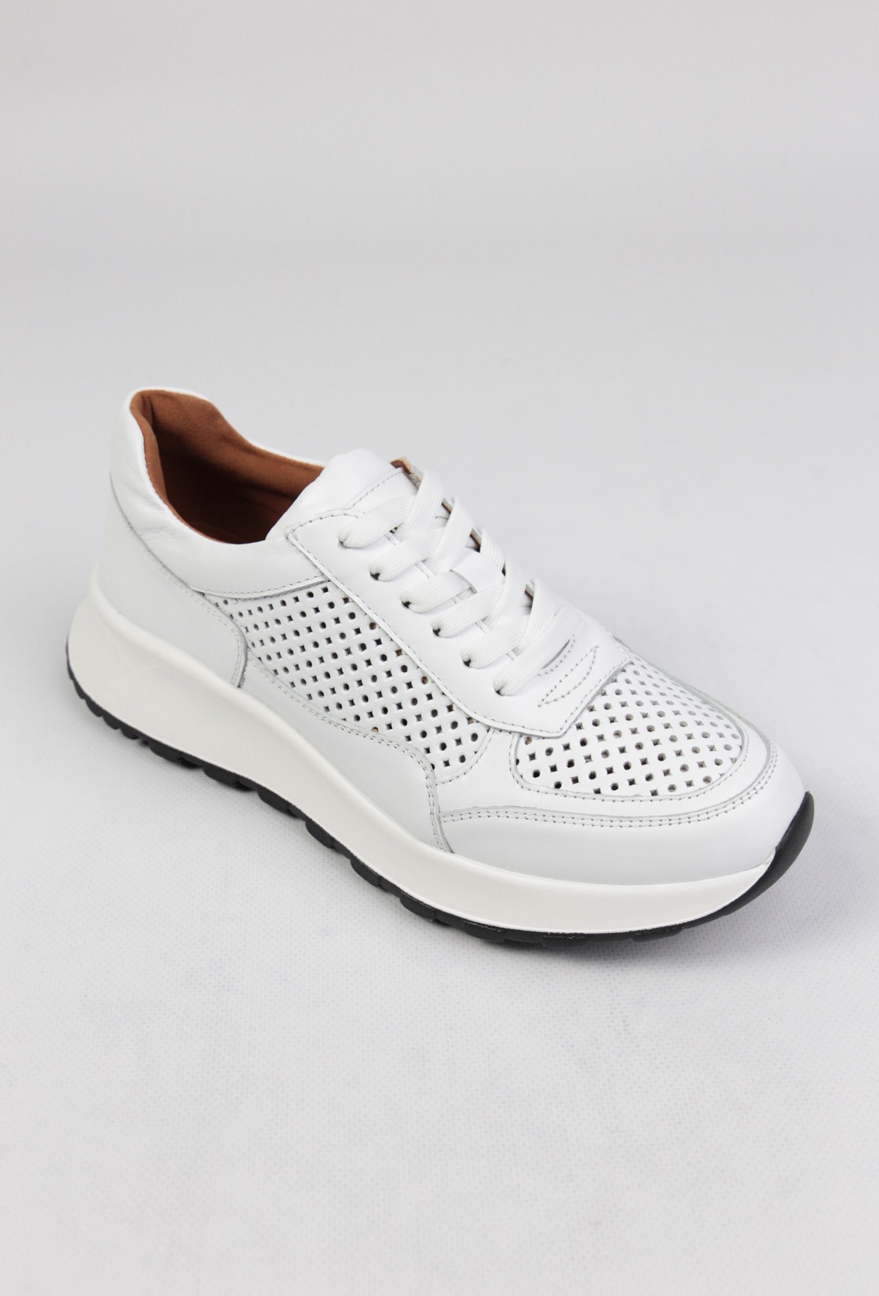 картинка Кроссовки кожаные Benito от магазина Pratik