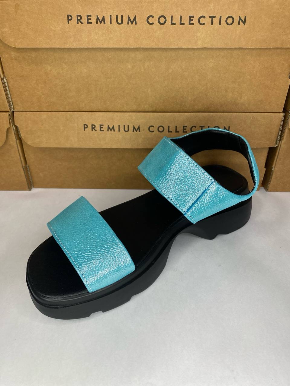 картинка Босоножки кожаные Benito от магазина Pratik