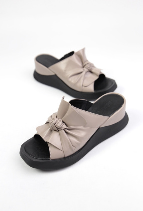 Шлепанцы кожаные Benito 0083/71 new- фото 1 - интернет-магазин обуви Pratik