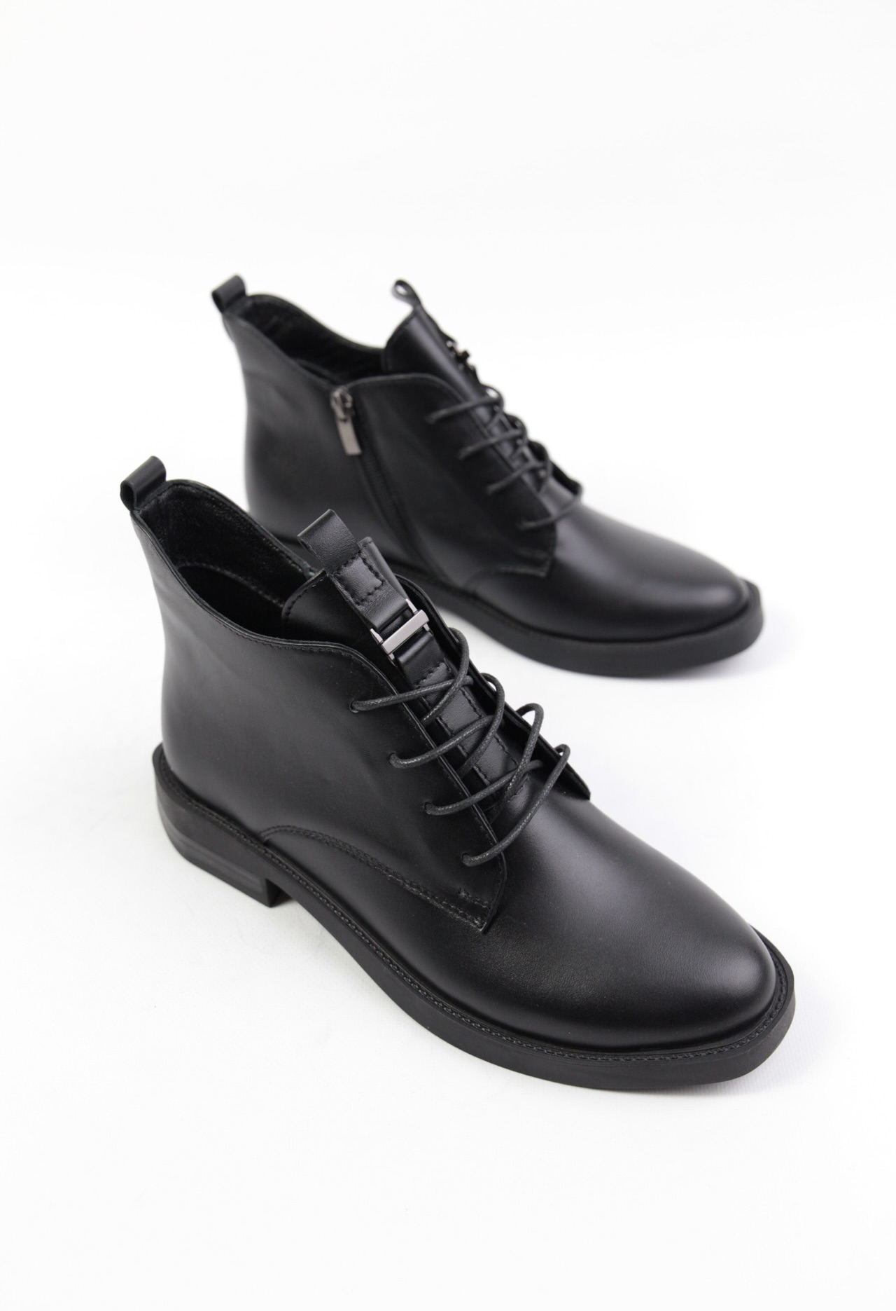 картинка Ботинки кожаные Benito от магазина Pratik