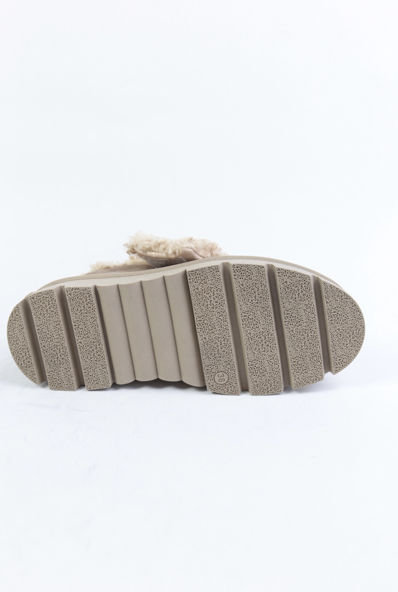 картинка Ботинки замшевые Benito от магазина Pratik