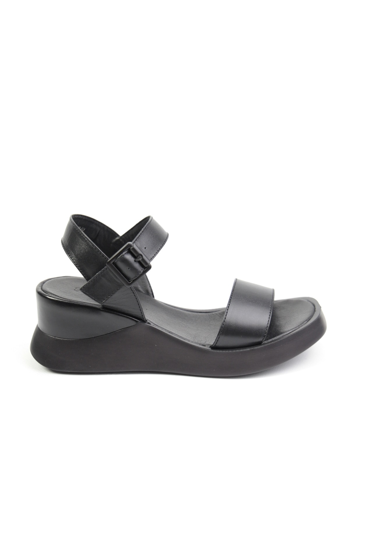 картинка Босоножки кожаные Benito от магазина Pratik