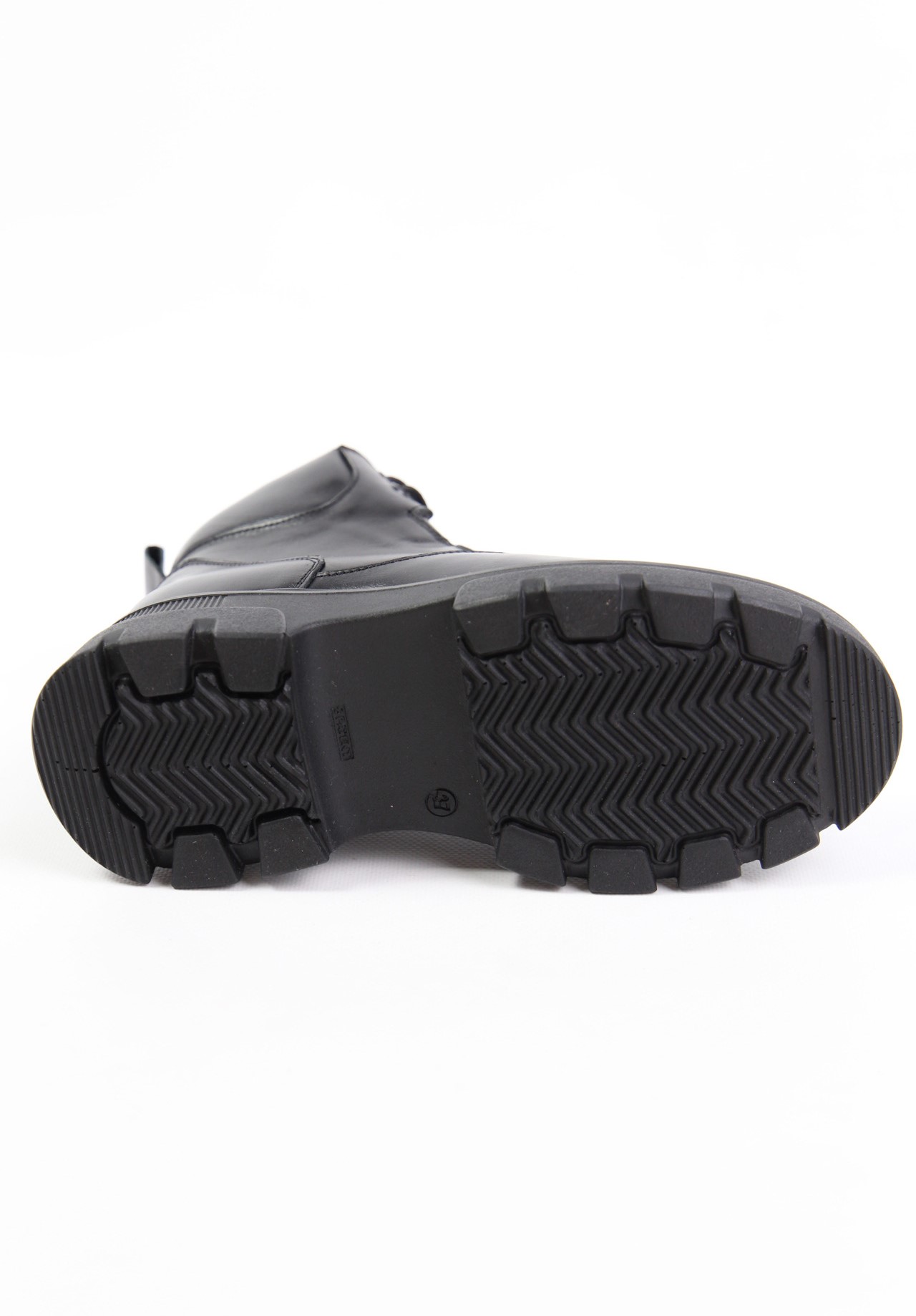 картинка Ботинки кожаные Benito от магазина Pratik