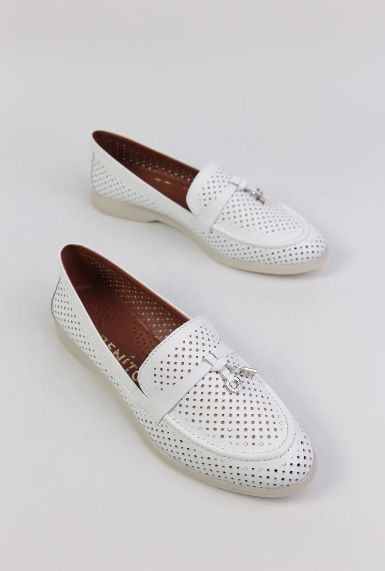 картинка Туфли кожаные Benito от магазина Pratik