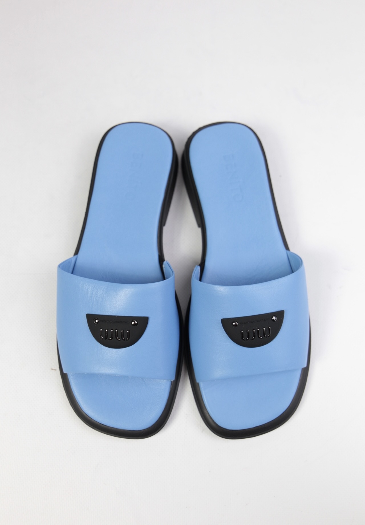 картинка Шлепанцы кожаные Benito от магазина Pratik