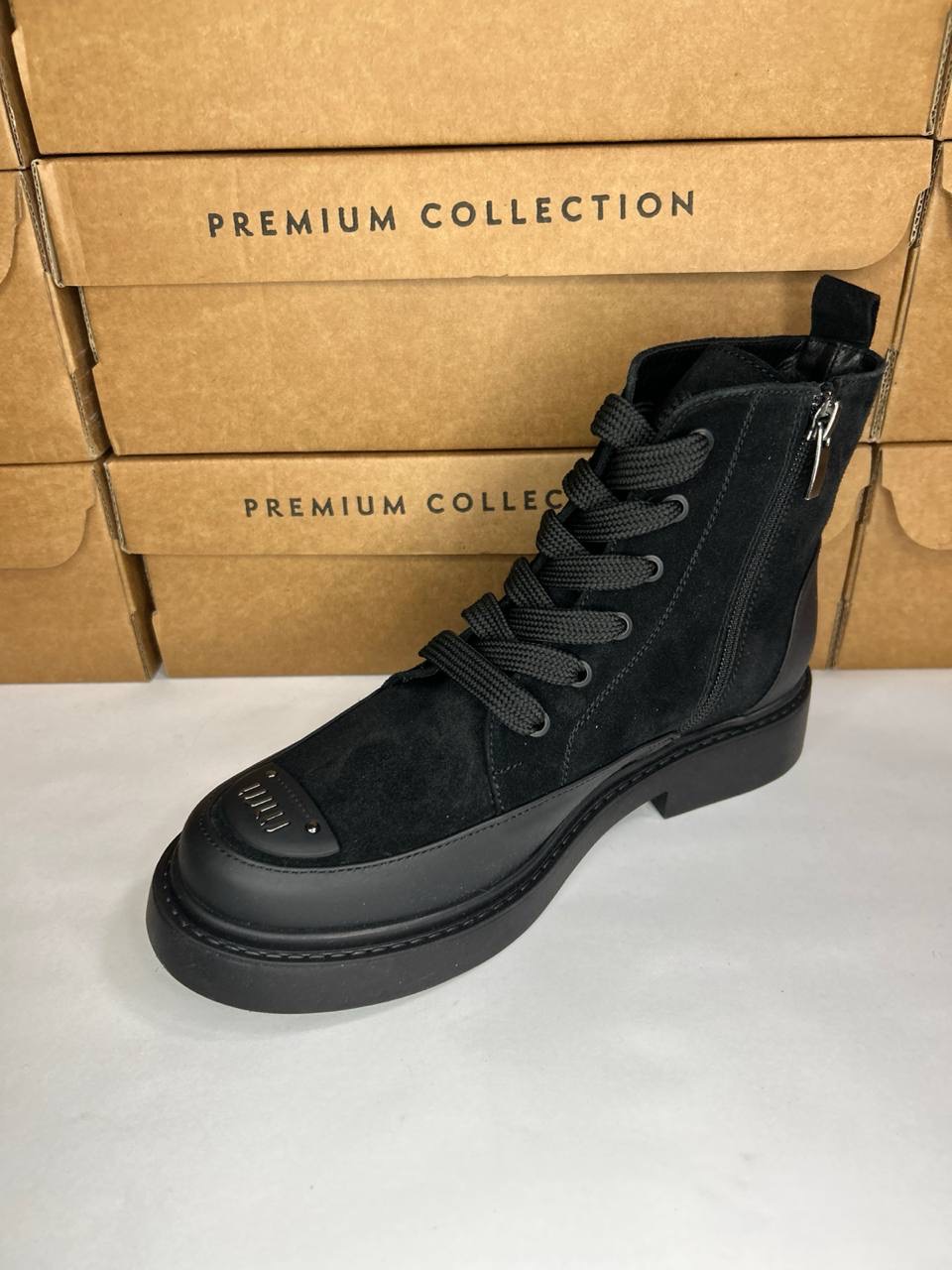 картинка Ботинки замшевые Benito от магазина Pratik