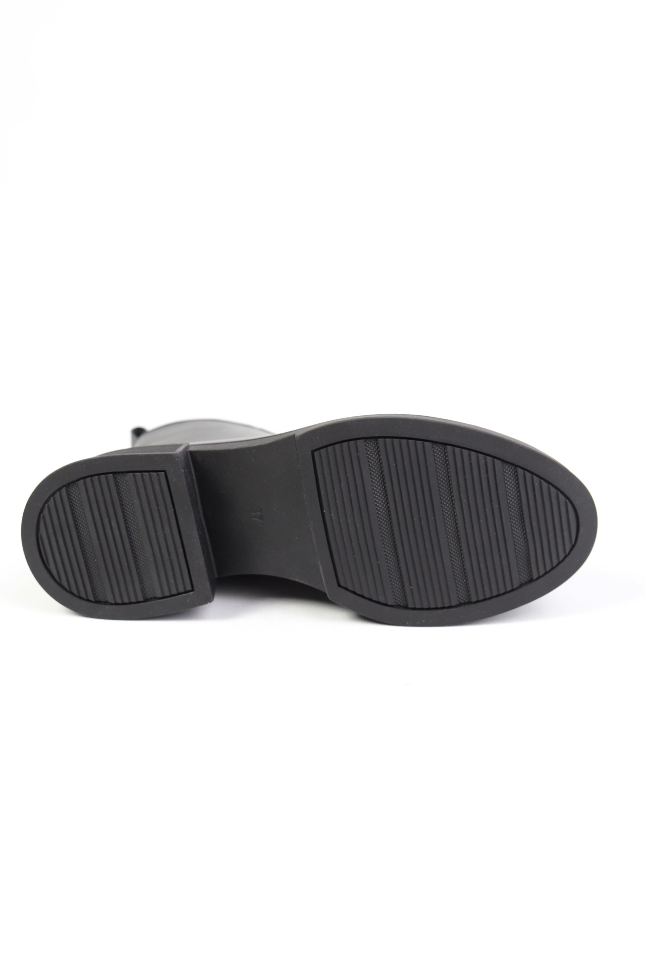 картинка Ботинки кожаные Benito от магазина Pratik