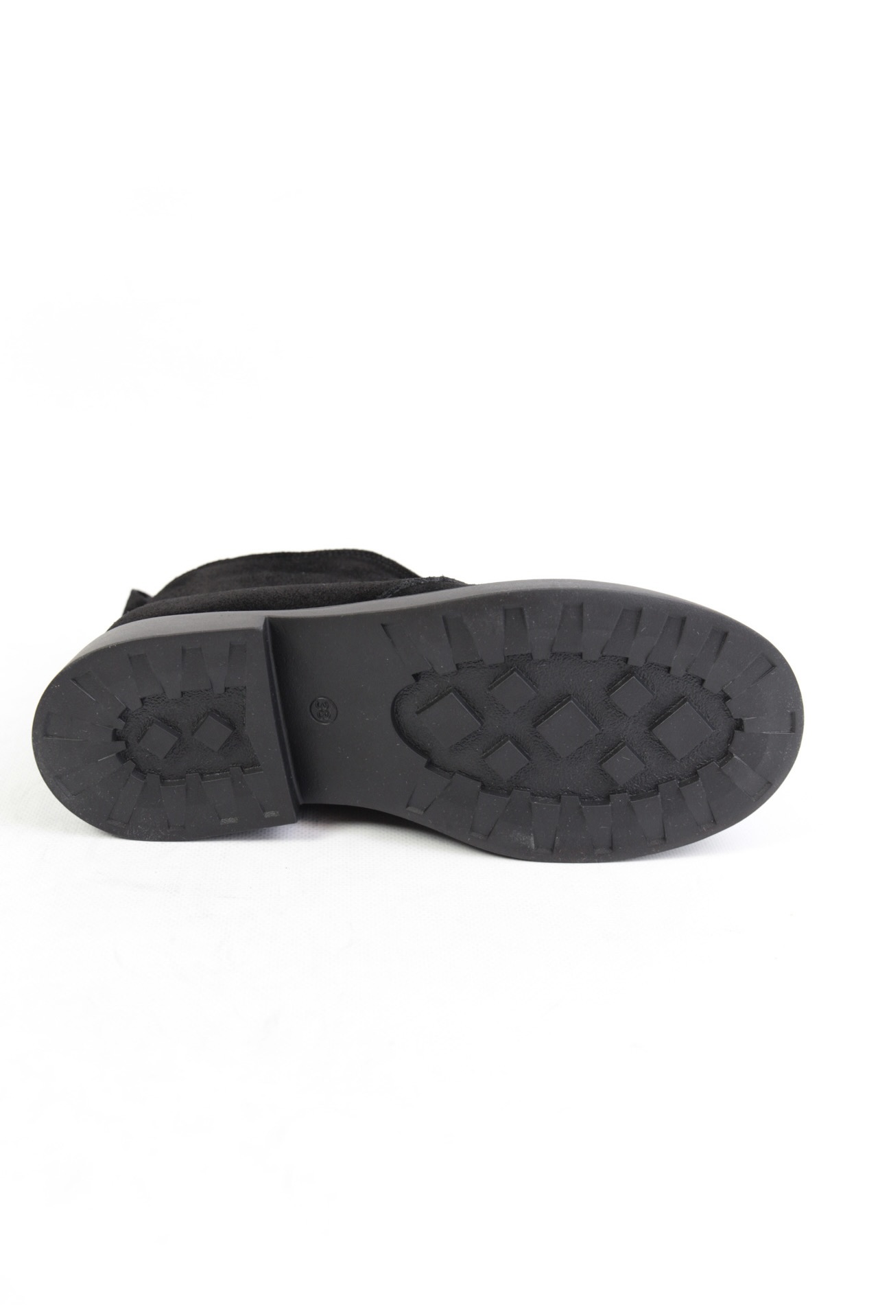 картинка Ботинки замшевые Benito от магазина Pratik