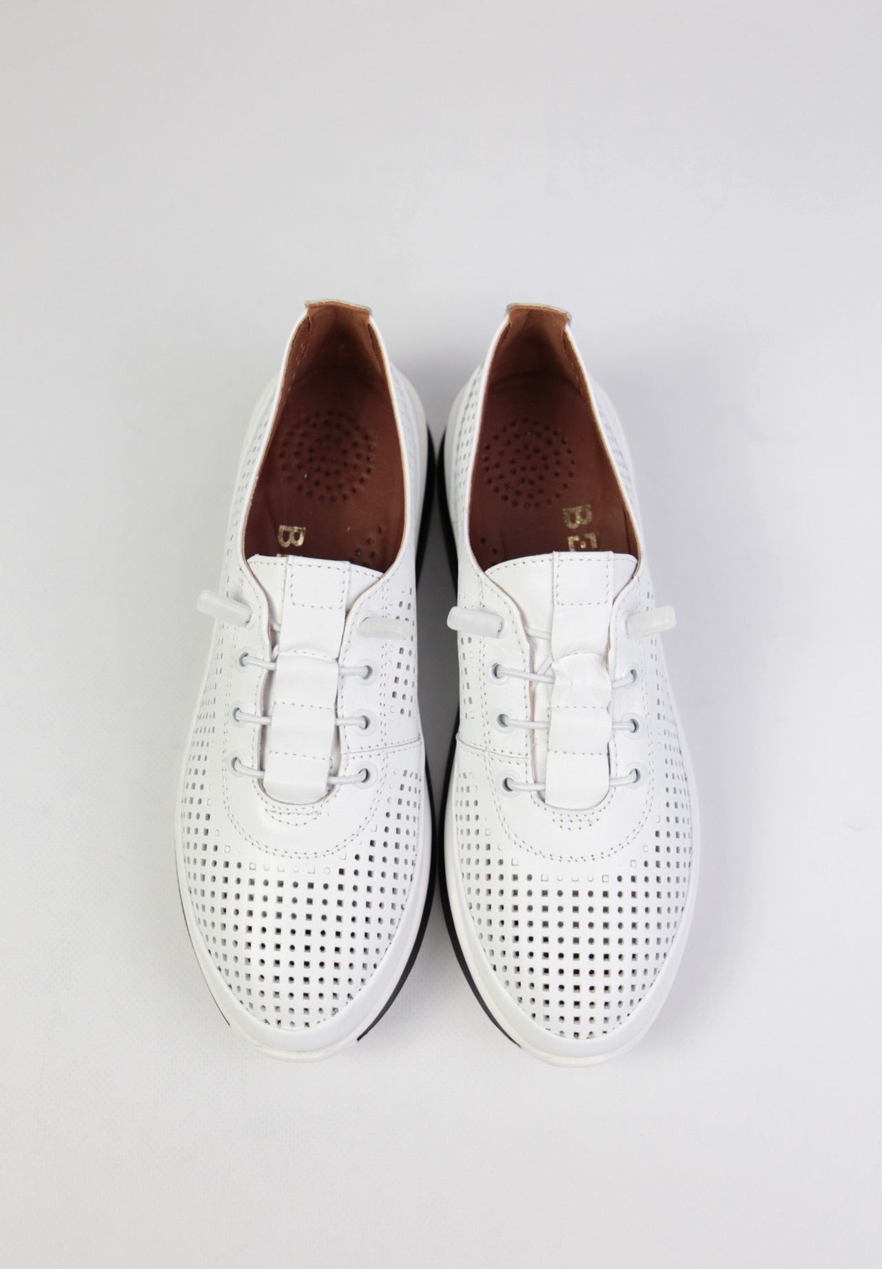 картинка Кроссовки кожаные Benito от магазина Pratik