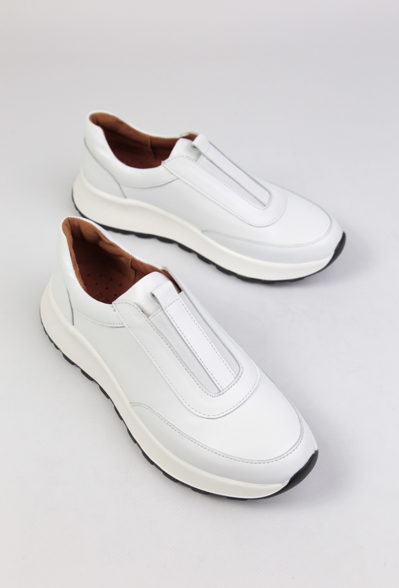 картинка Кроссовки кожаные Benito от магазина Pratik