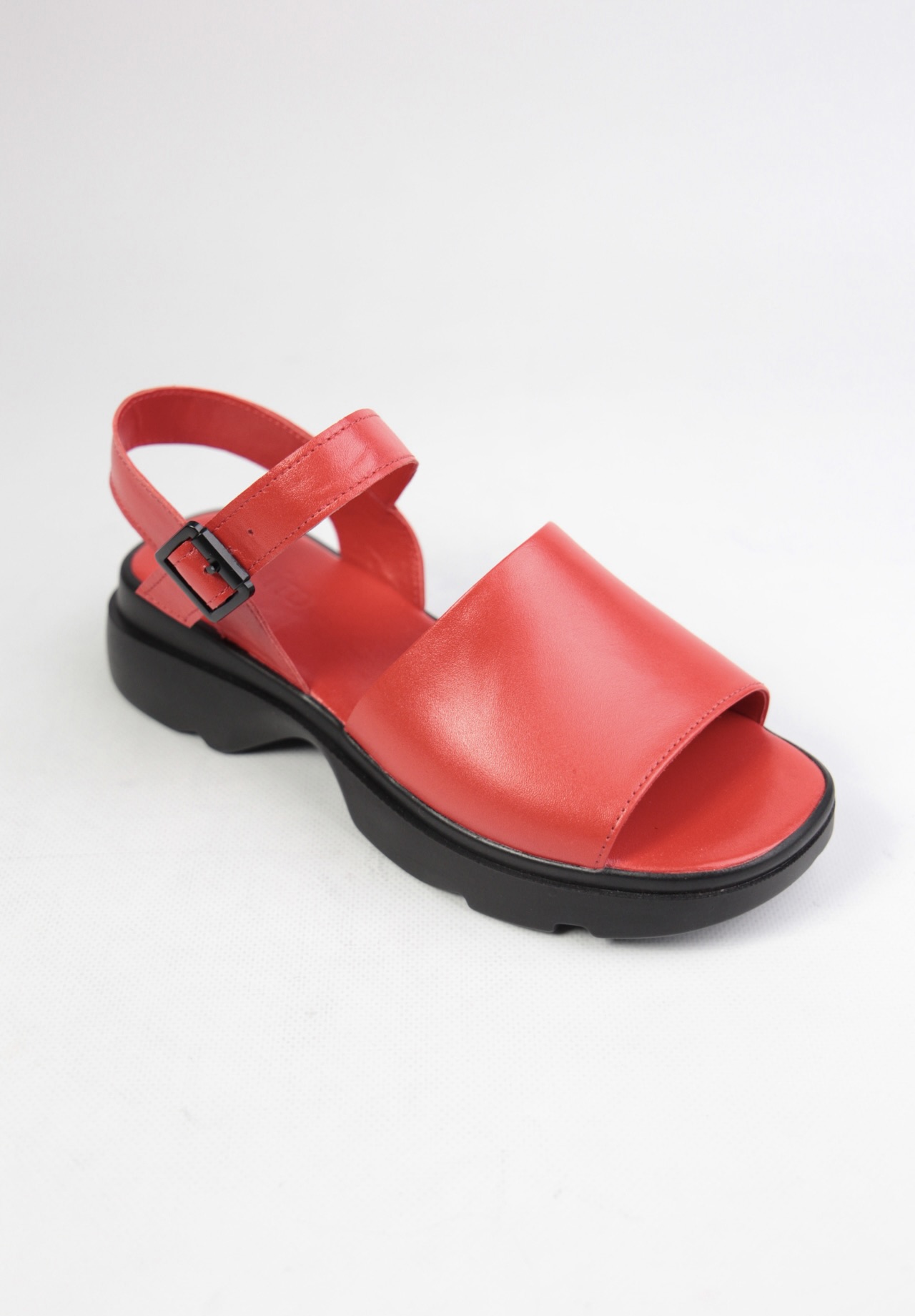 картинка Босоножки кожаные Benito от магазина Pratik