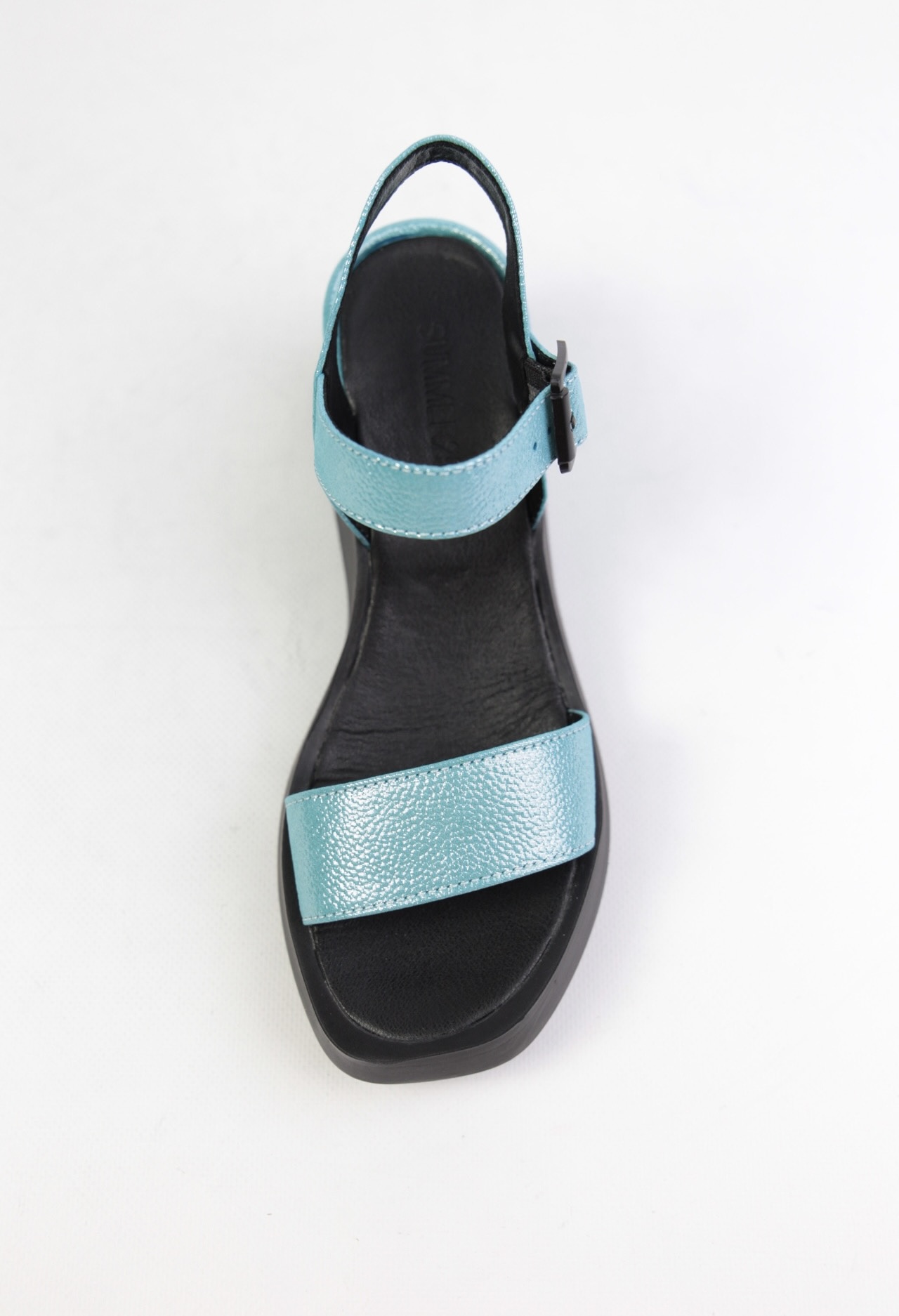 картинка Босоножки кожаные Benito от магазина Pratik