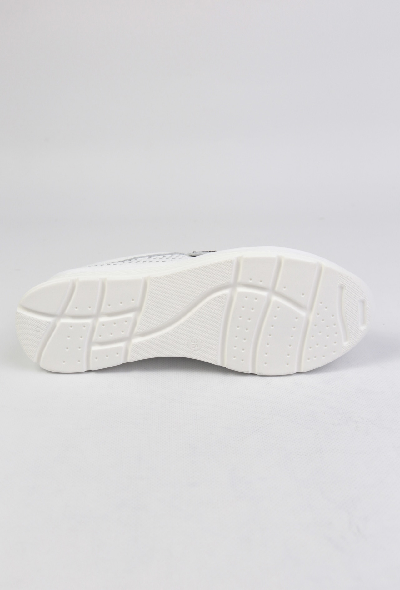 картинка Кроссовки кожаные Benito от магазина Pratik