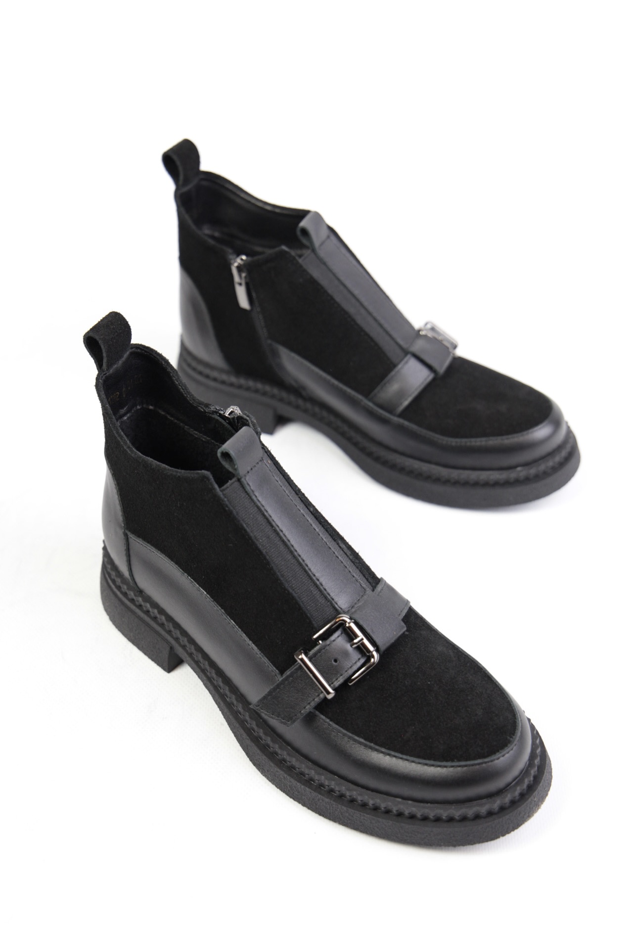 картинка Ботинки замшевые Benito от магазина Pratik