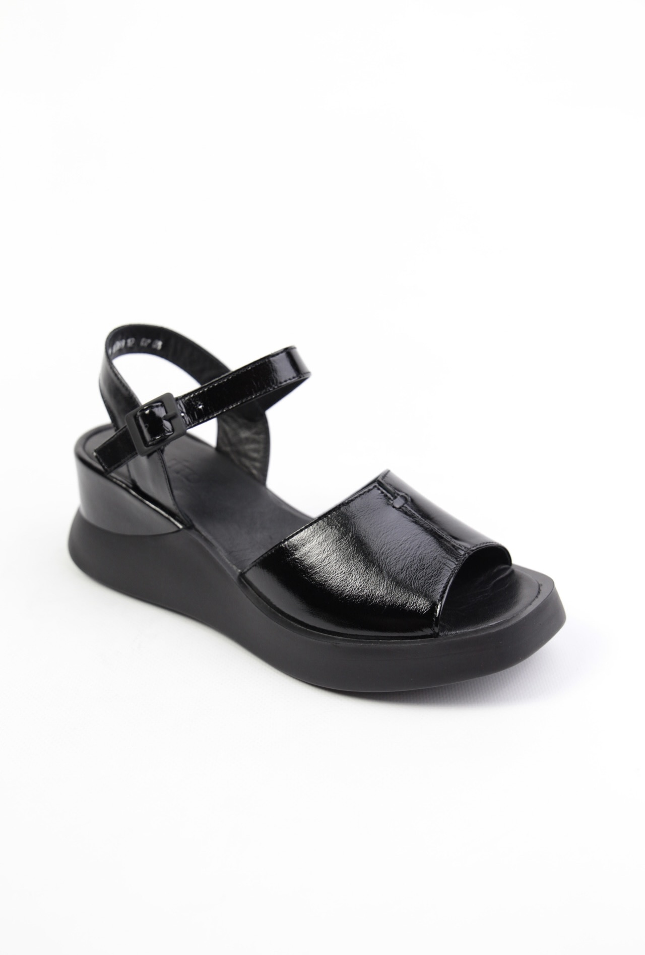 картинка Босоножки кожаные Benito от магазина Pratik