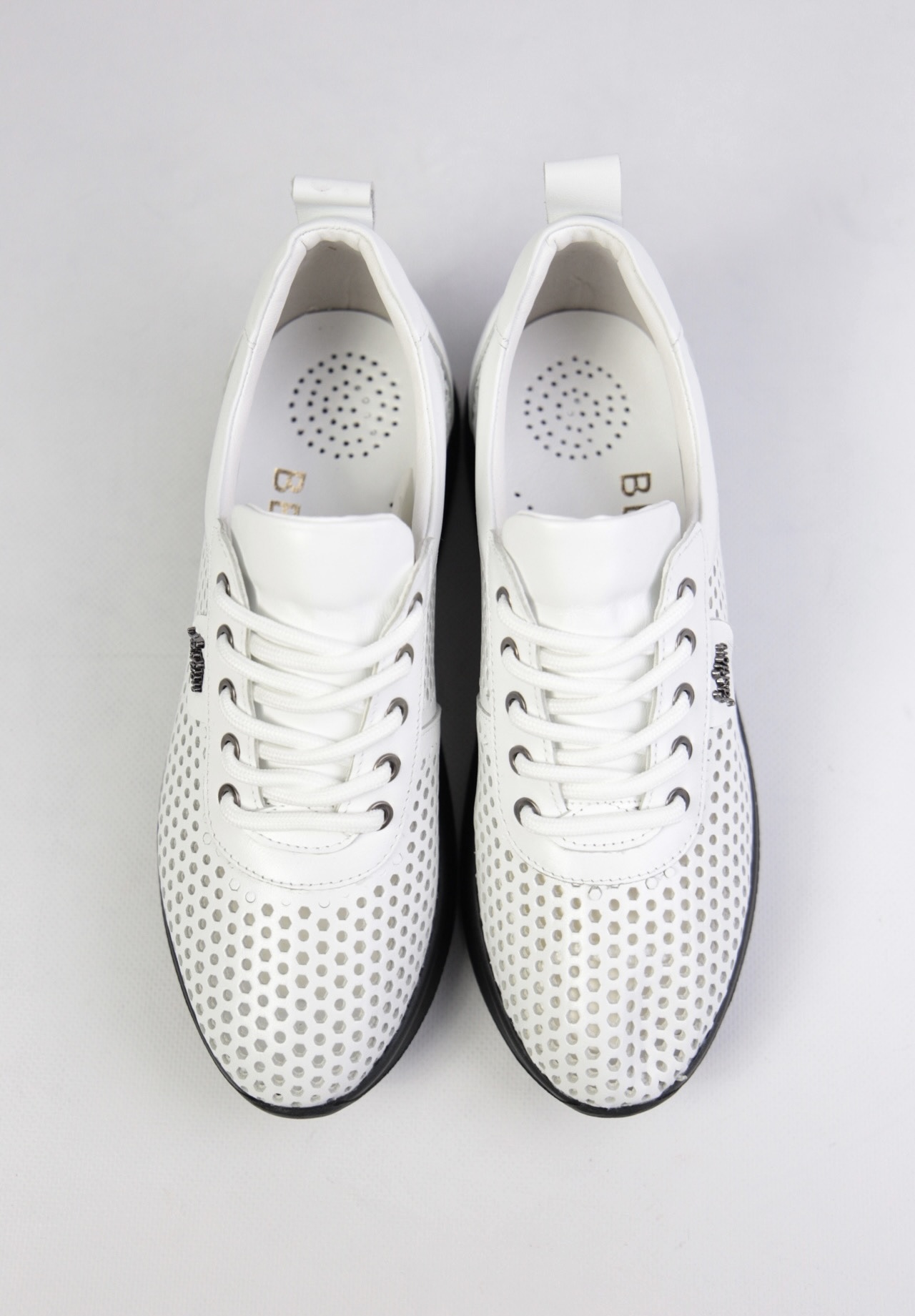 картинка Кроссовки кожаные Benito от магазина Pratik