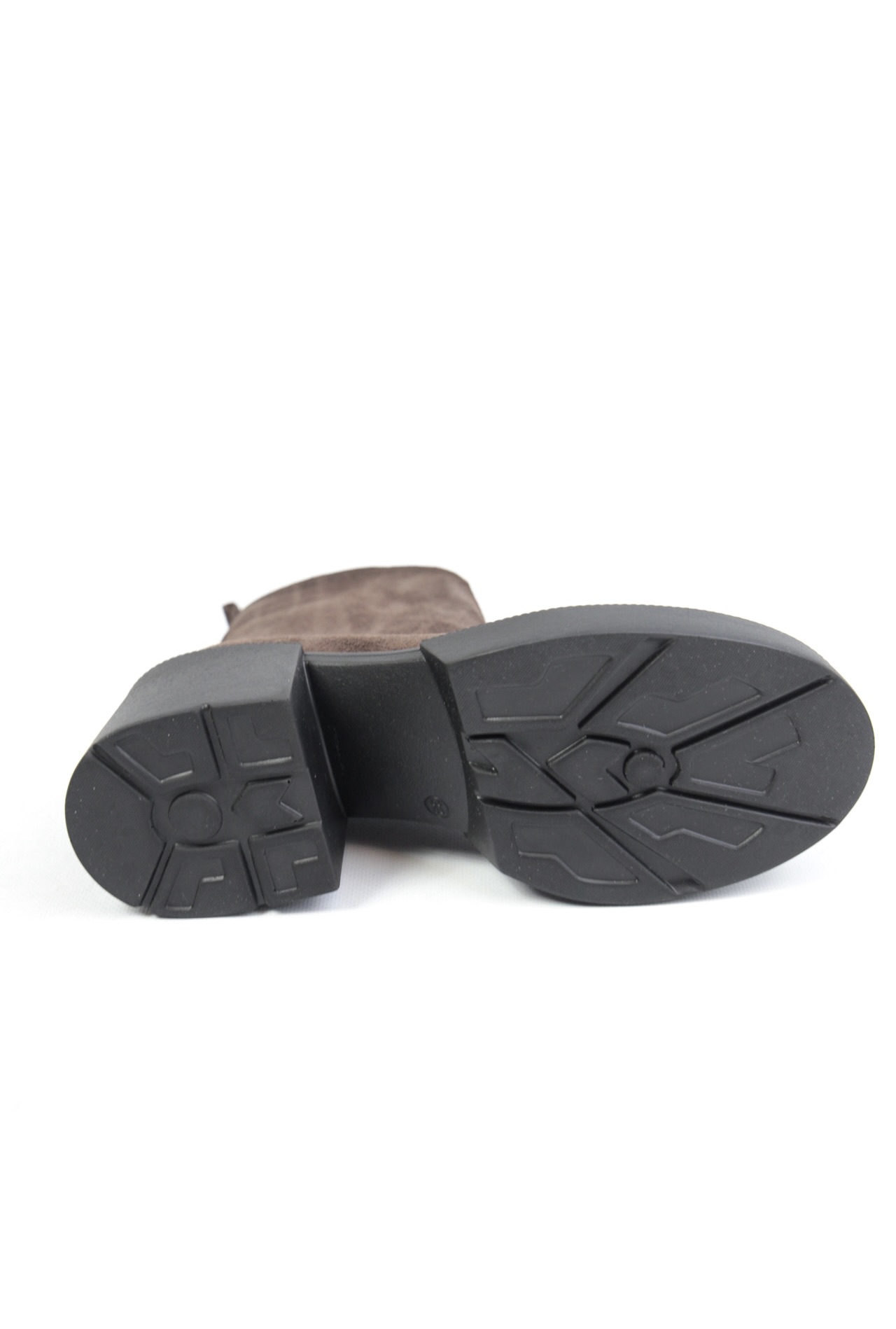 картинка Ботильоны замшевые Benito от магазина Pratik