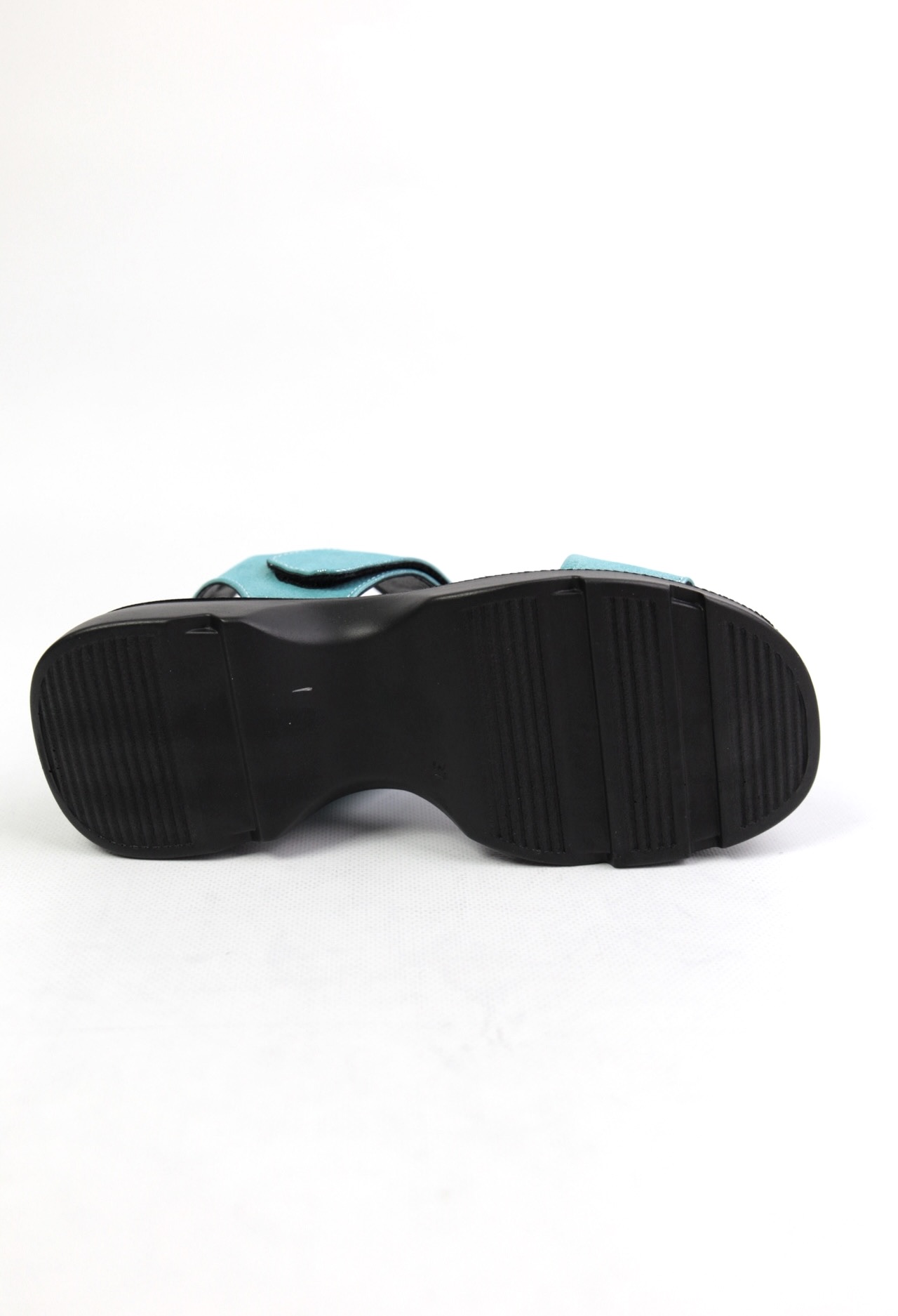 картинка Босоножки кожаные Benito от магазина Pratik