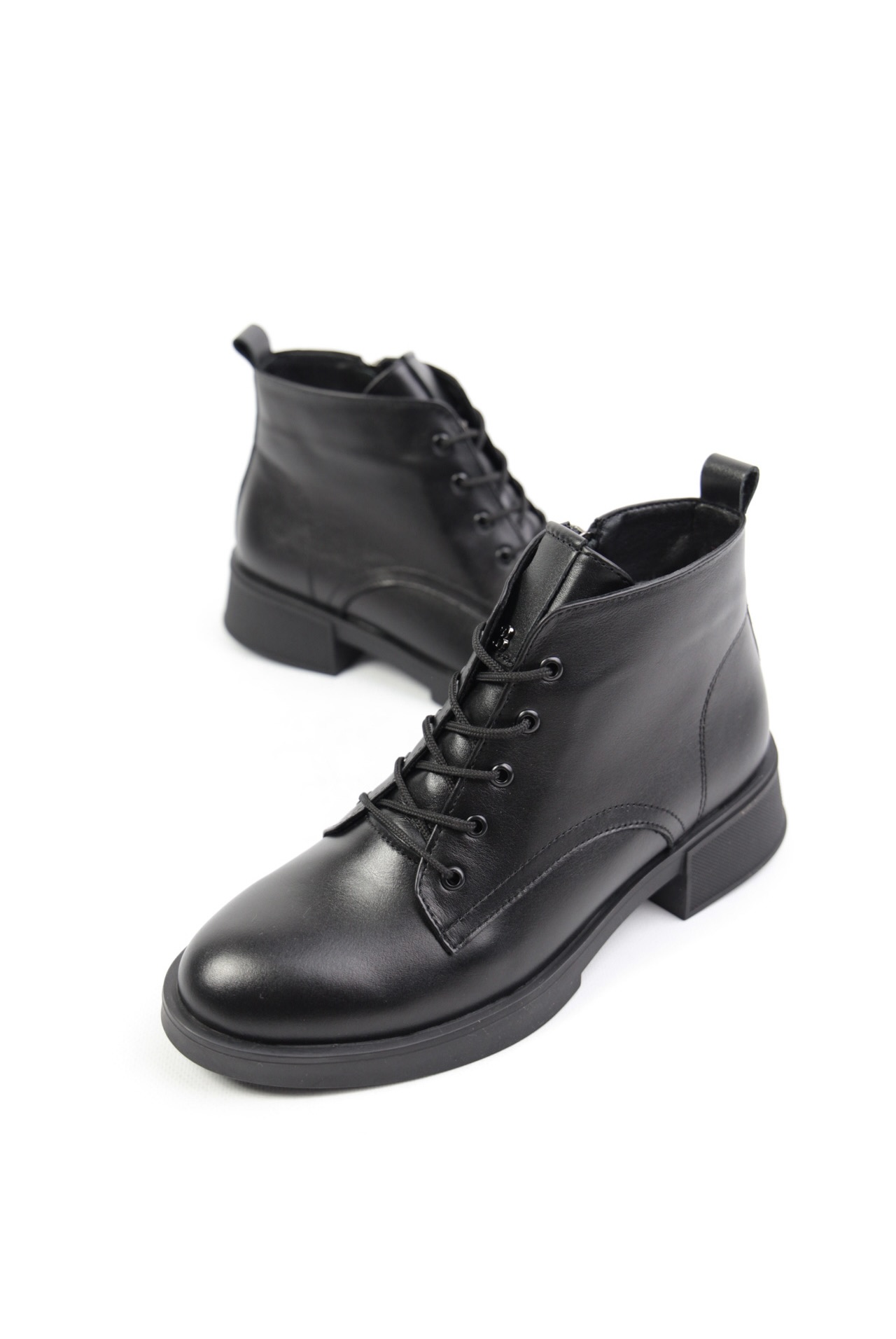 картинка Ботинки кожаные Benito от магазина Pratik