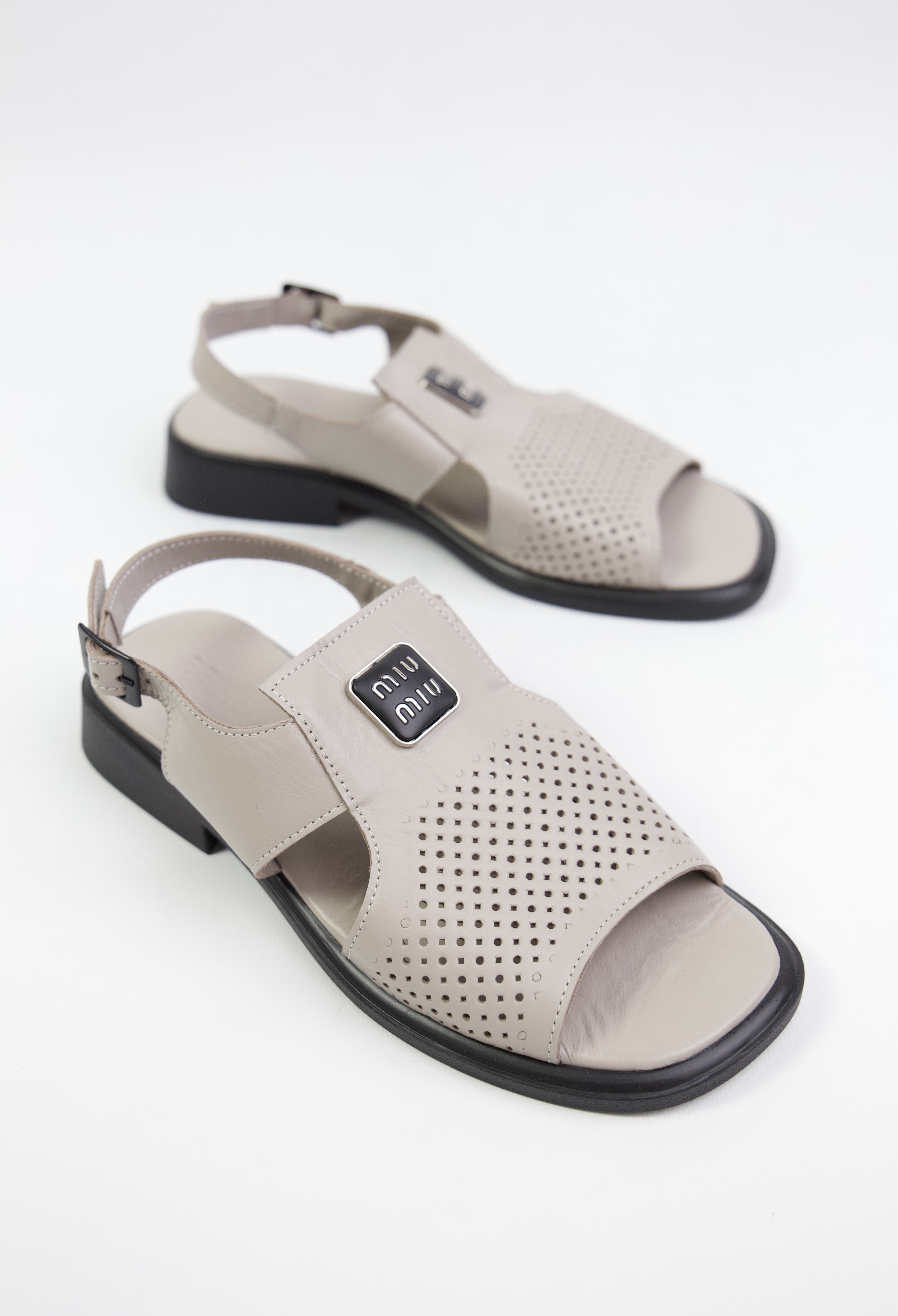 картинка Сандалии кожаные Benito от магазина Pratik