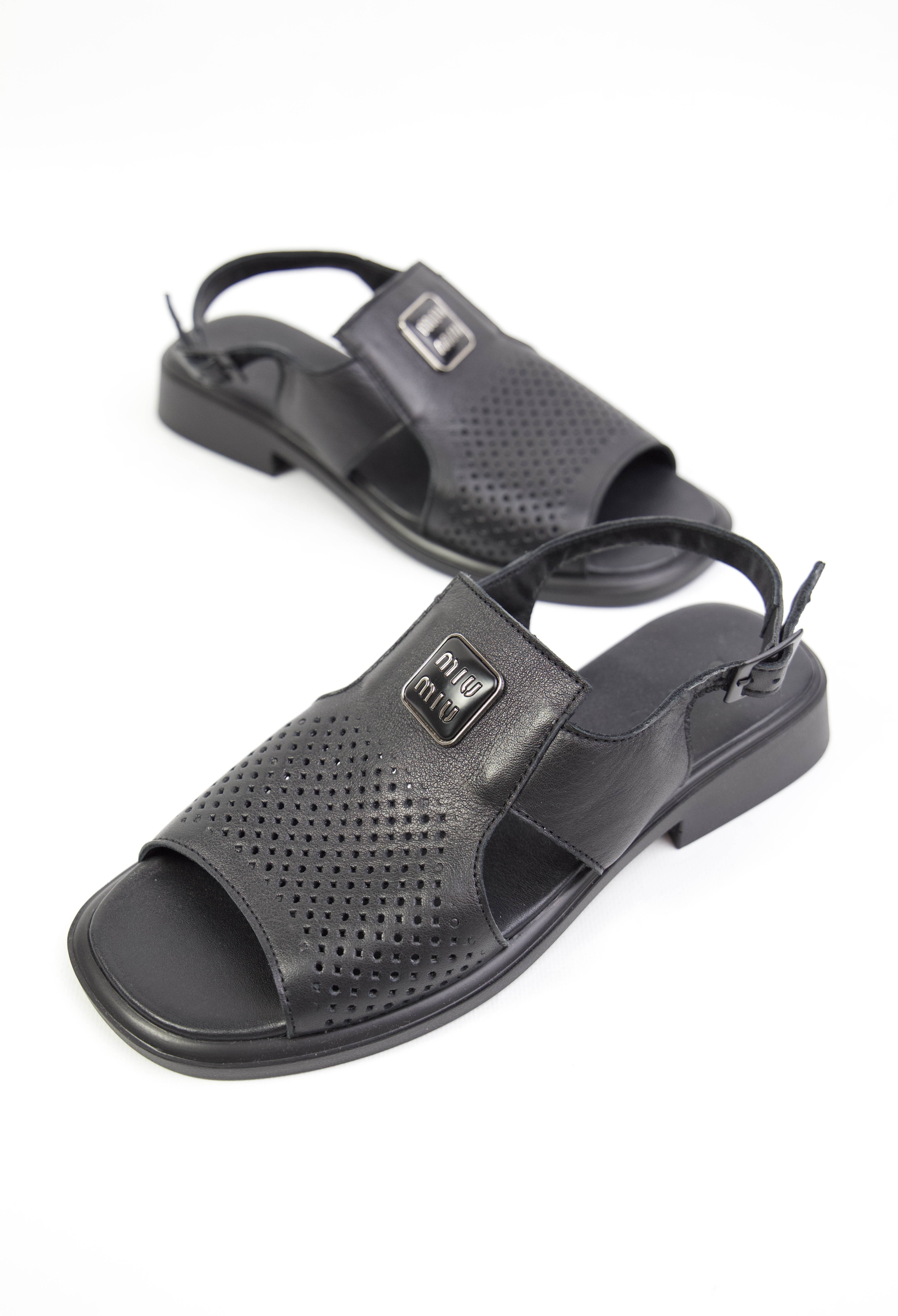 картинка Сандалии кожаные Benito от магазина Pratik