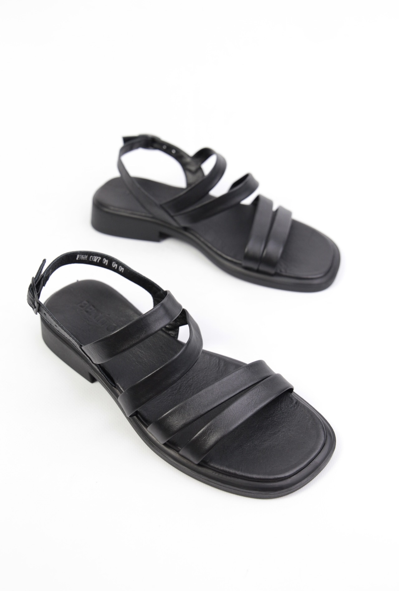 картинка Сандалии кожаные Benito от магазина Pratik