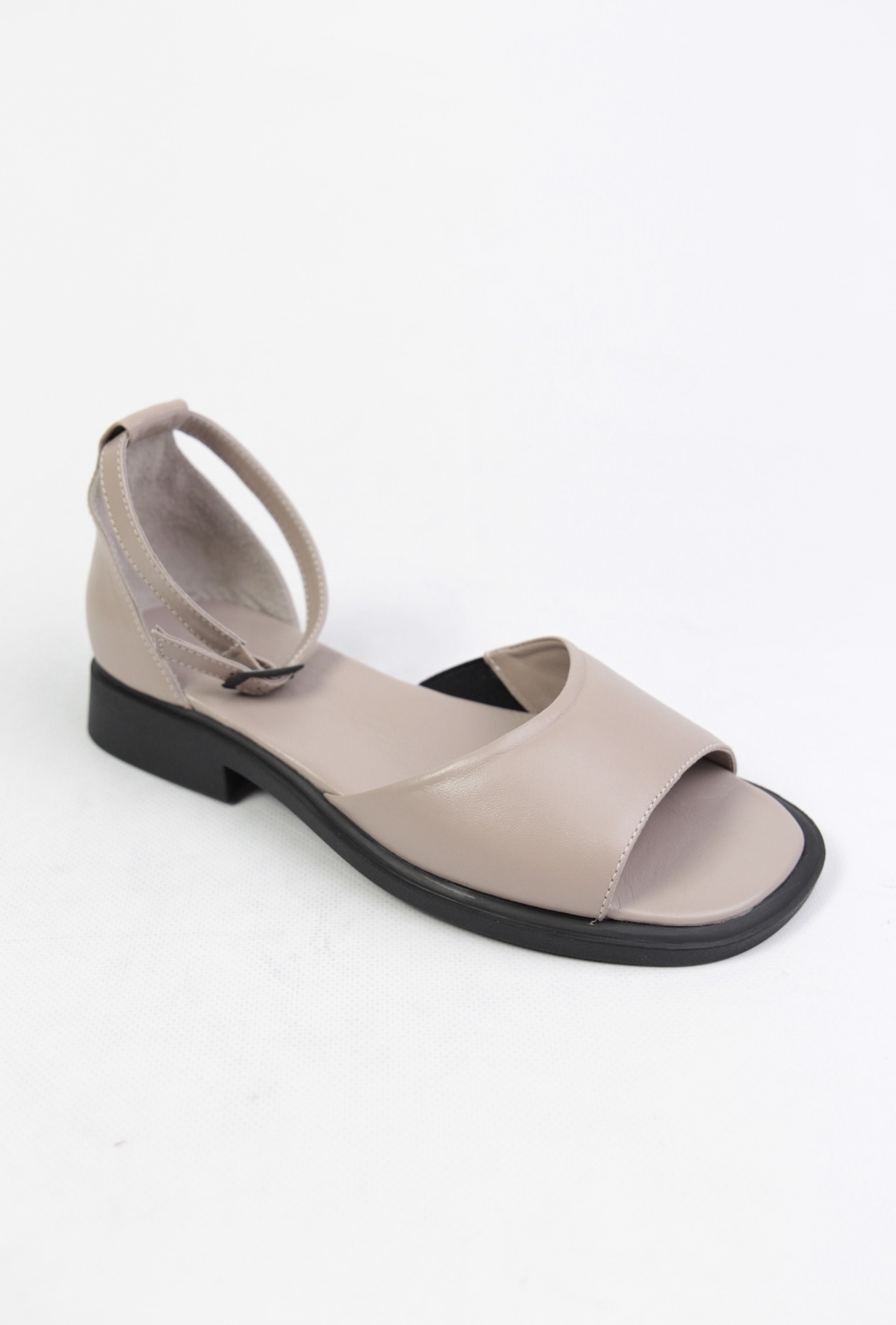 картинка Сандалии кожаные Benito от магазина Pratik