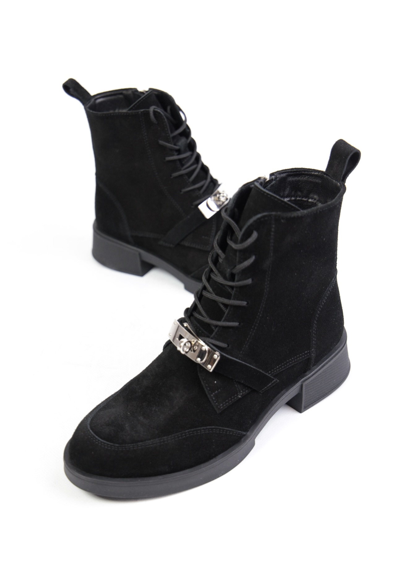 картинка Ботинки замшевые Benito от магазина Pratik