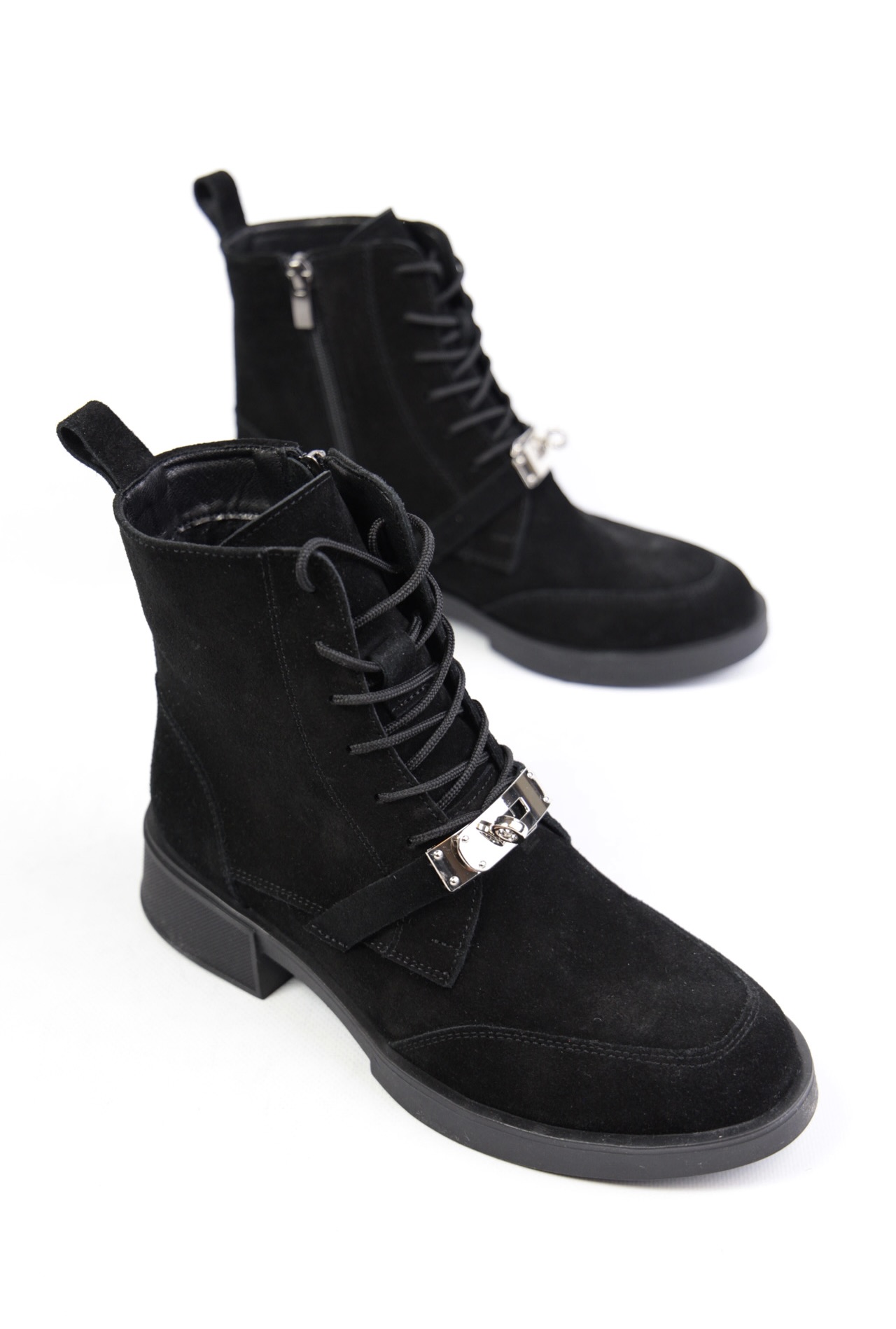 картинка Ботинки замшевые Benito от магазина Pratik