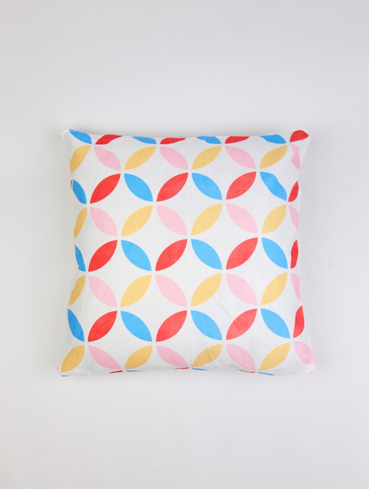 картинка Наволочка декоративная орнамент Бабочка от магазина Pratik