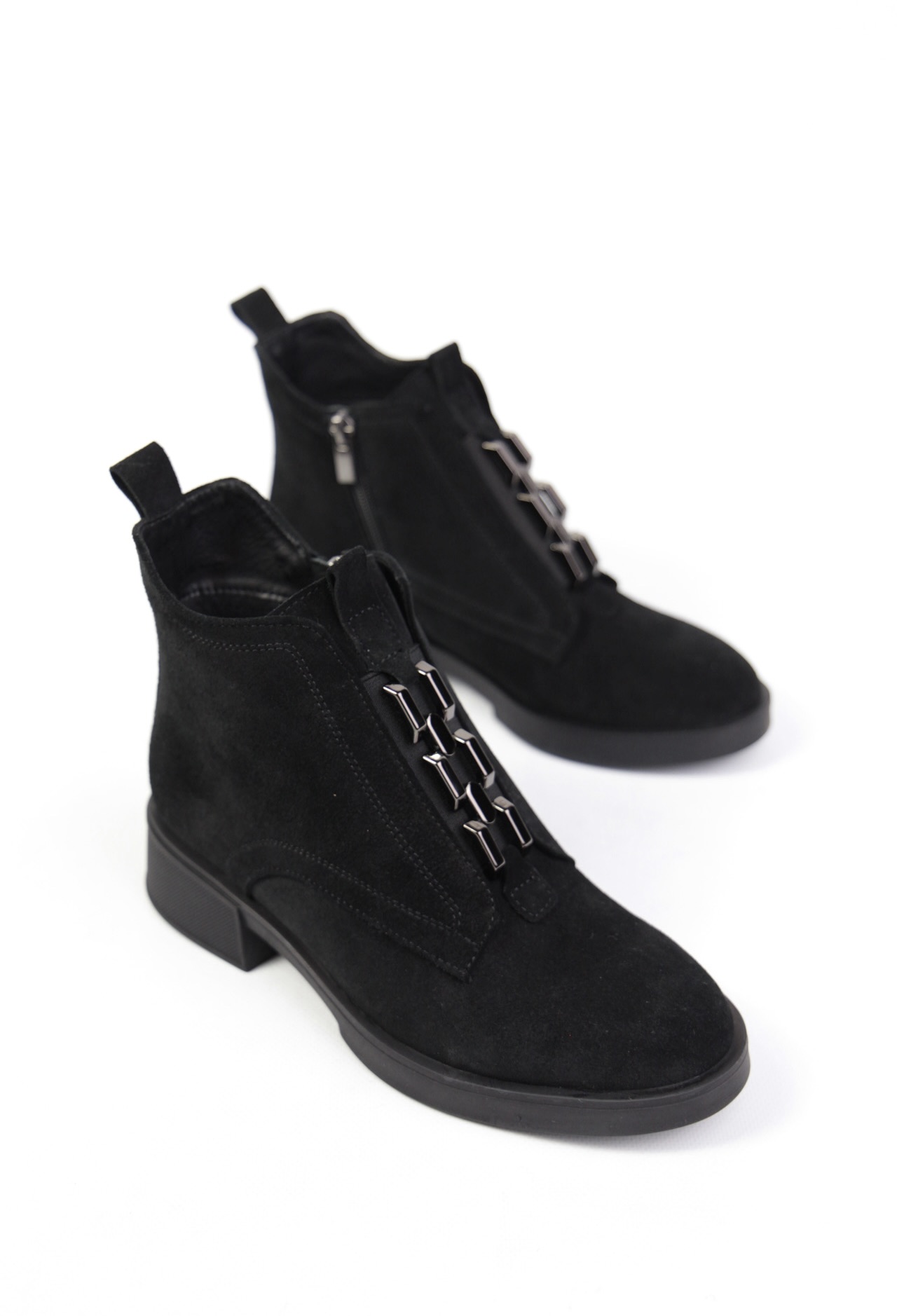 картинка Ботинки замшевые Benito от магазина Pratik