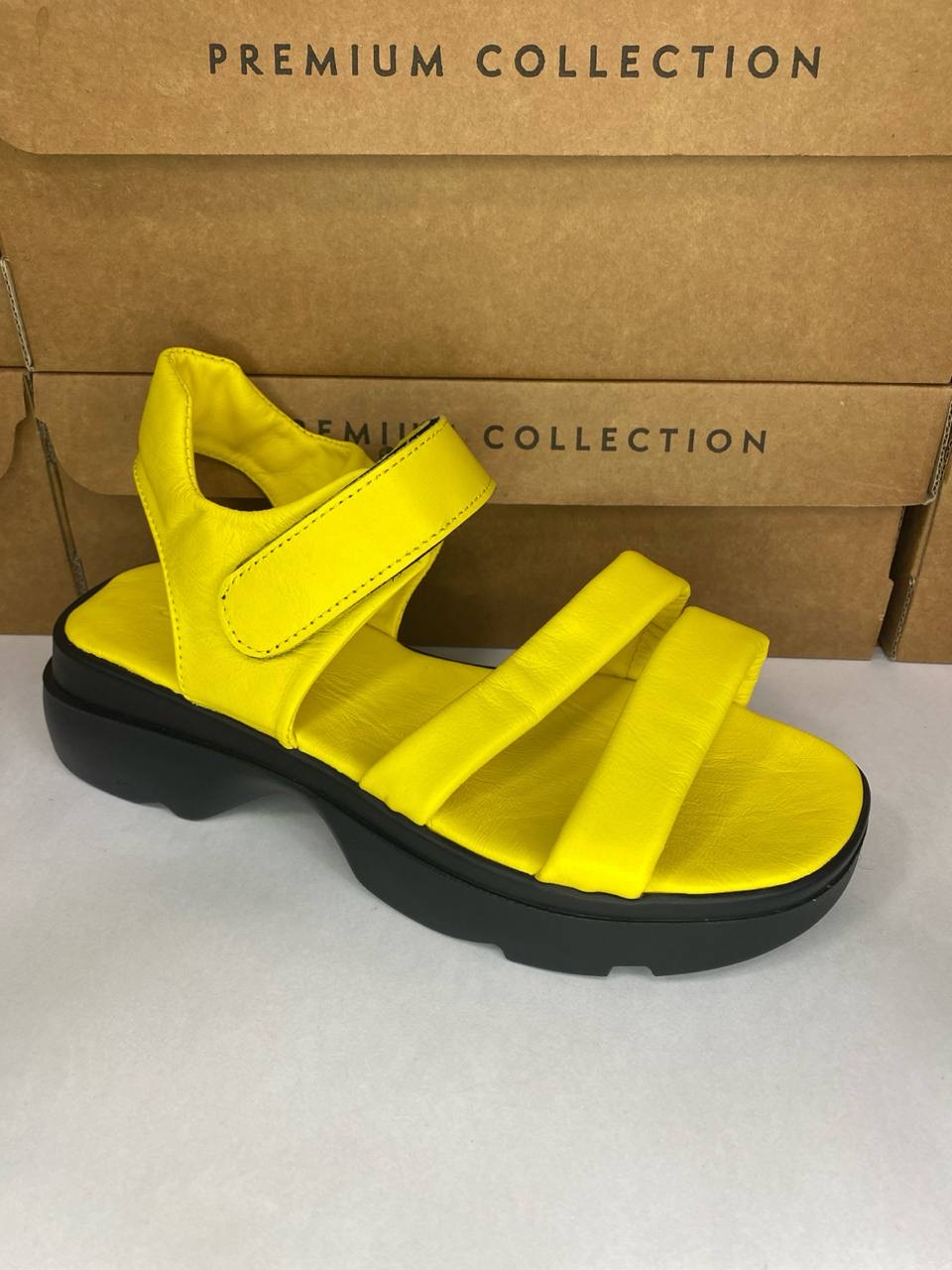 картинка Босоножки кожаные Benito от магазина Pratik