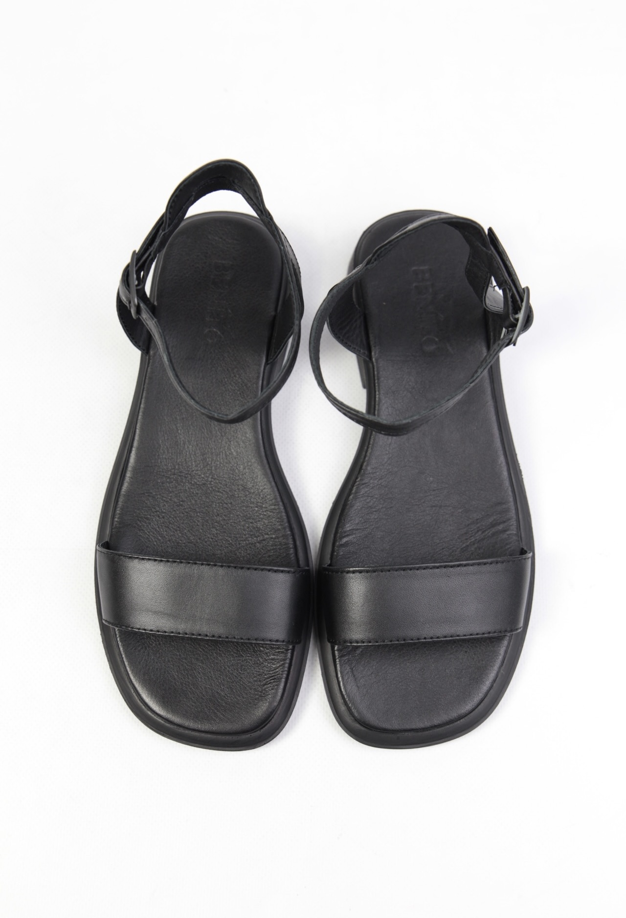 картинка Сандалии кожаные Benito от магазина Pratik