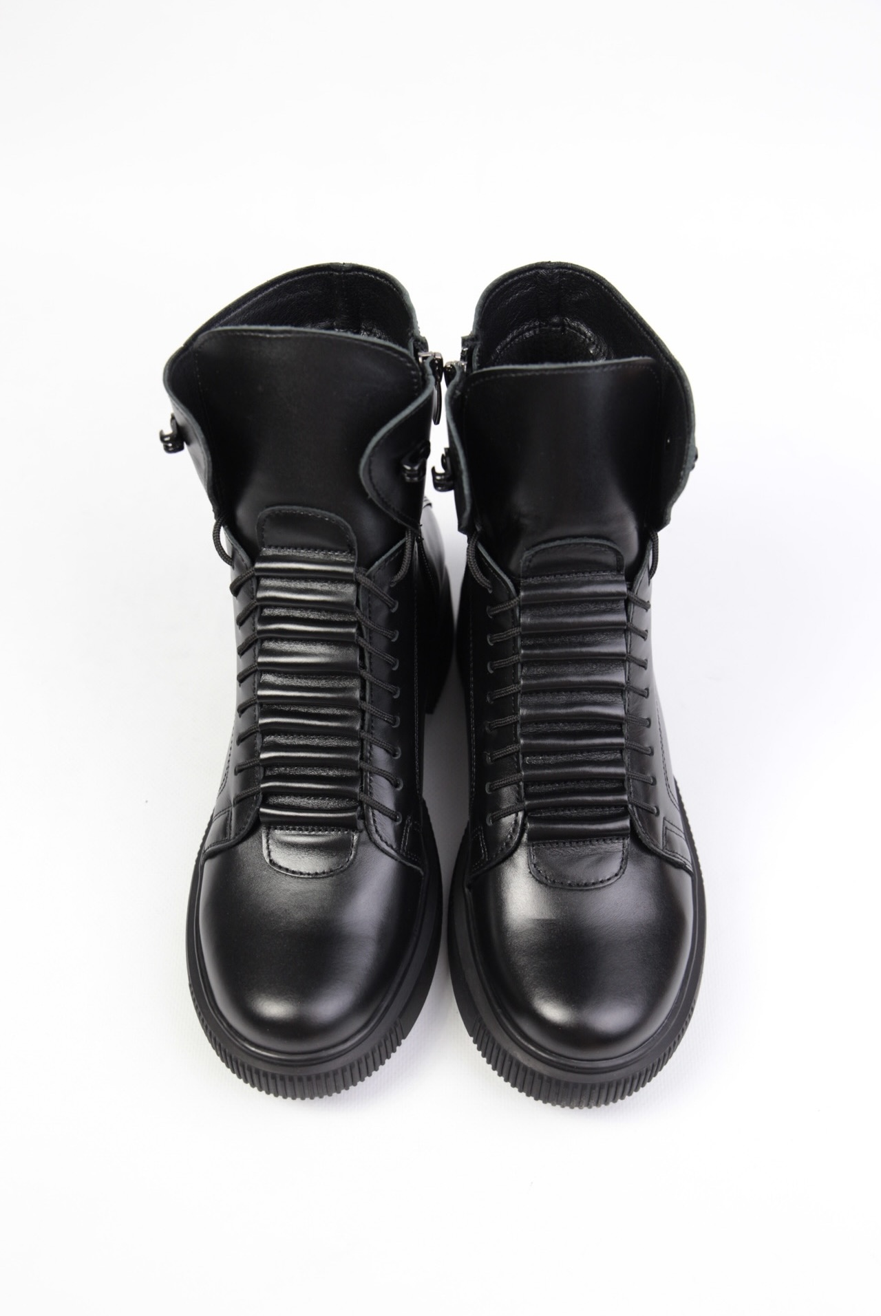 картинка Ботинки кожаные Benito от магазина Pratik