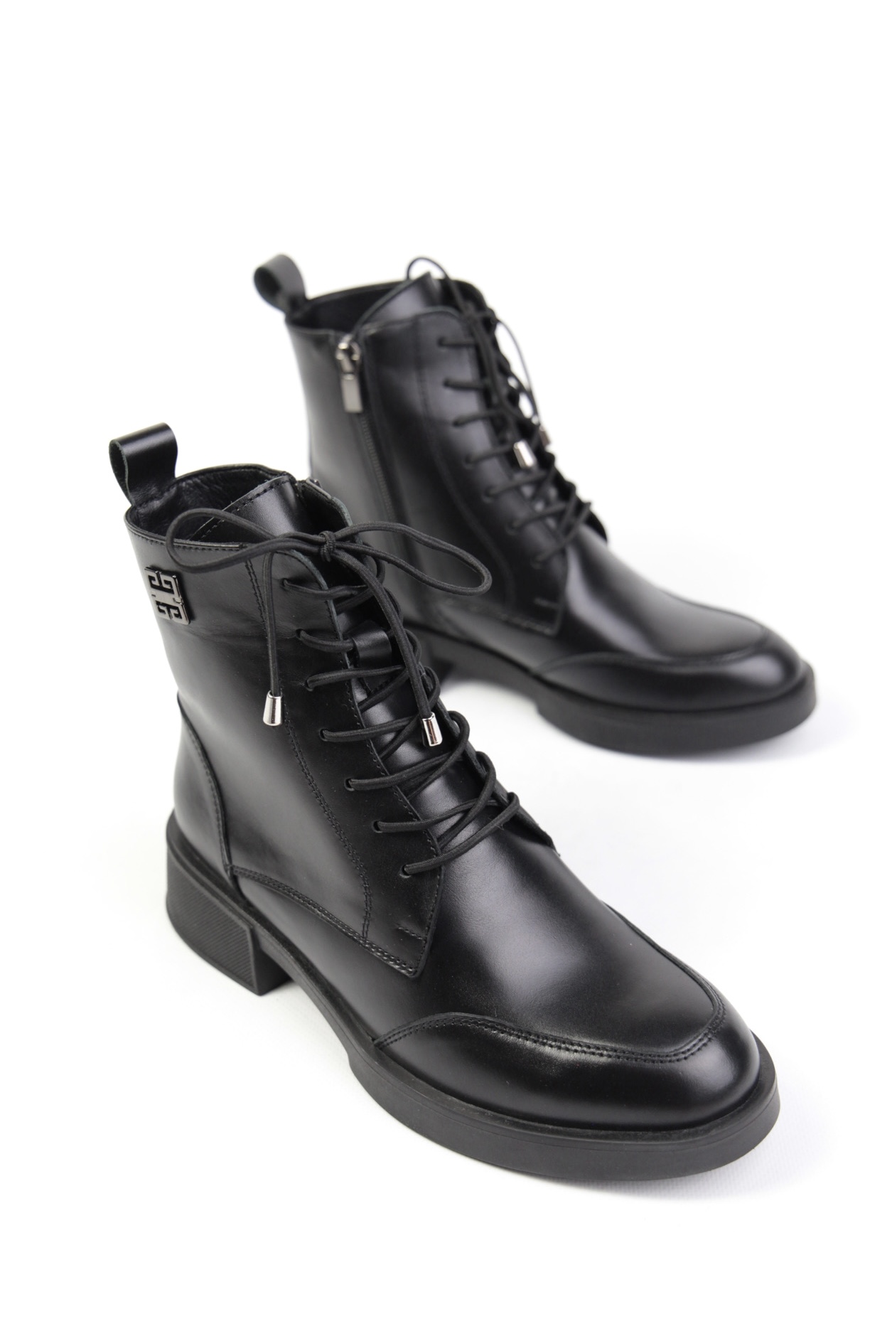 картинка Ботинки кожаные Benito от магазина Pratik