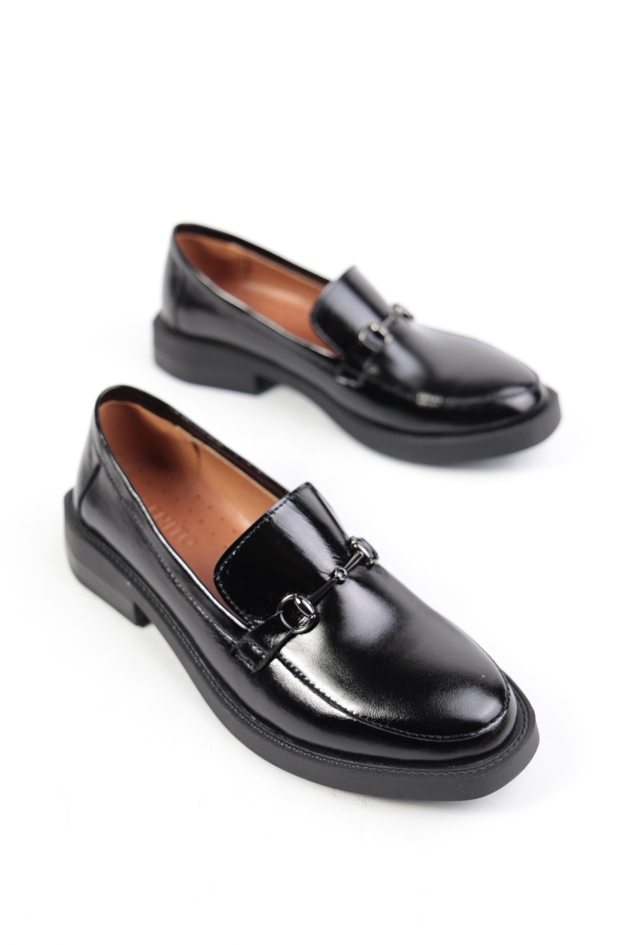 картинка Лоферы кожаные Benito от магазина Pratik