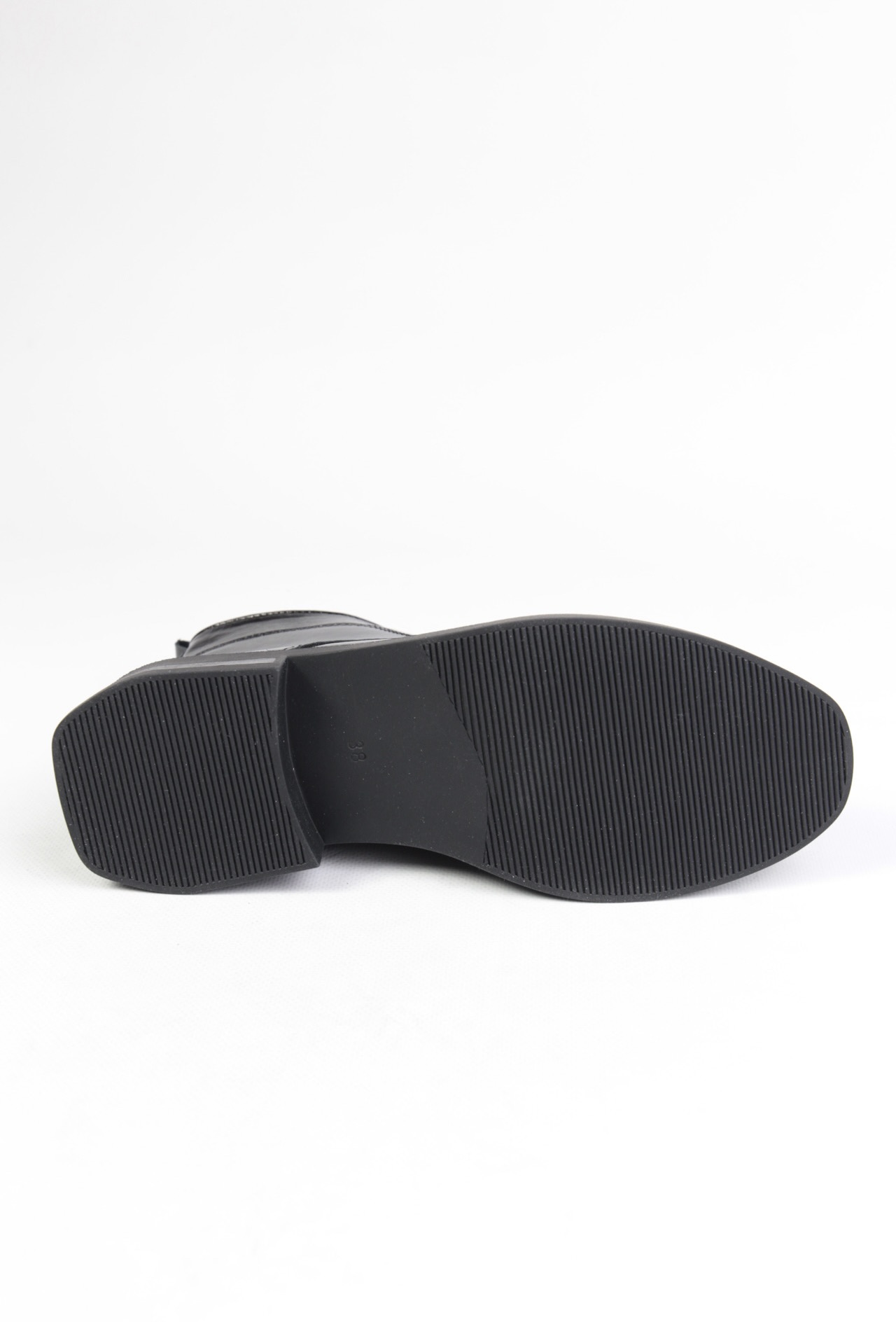 картинка Ботинки кожаные Benito от магазина Pratik