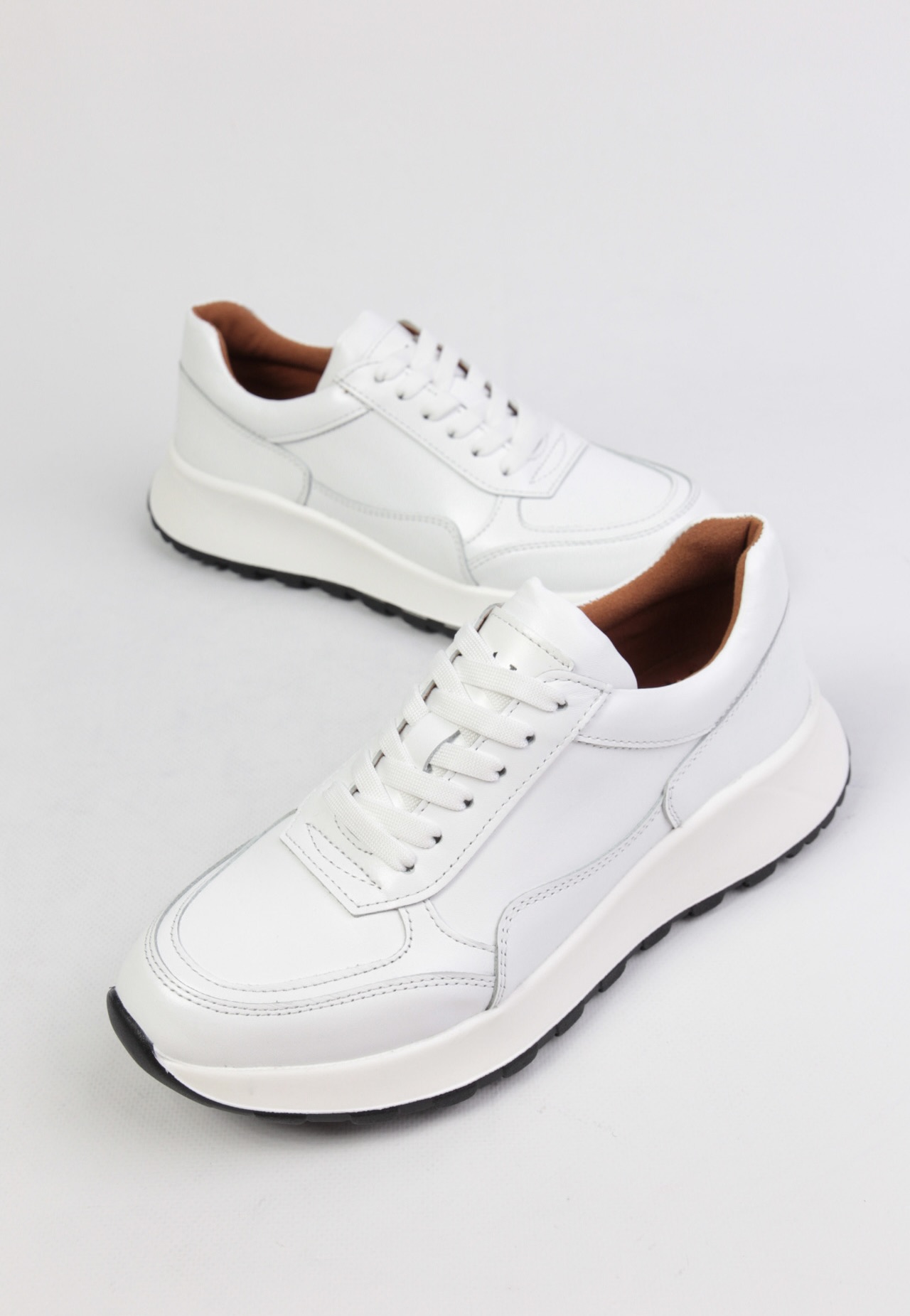 картинка Кроссовки кожаные Benito от магазина Pratik