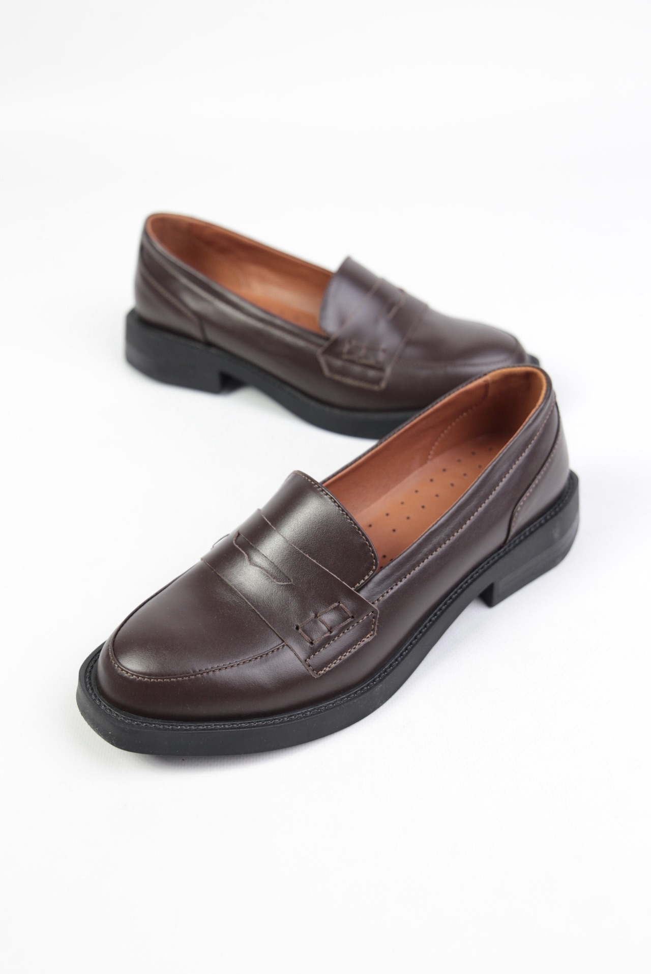 картинка Лоферы кожаные Benito от магазина Pratik