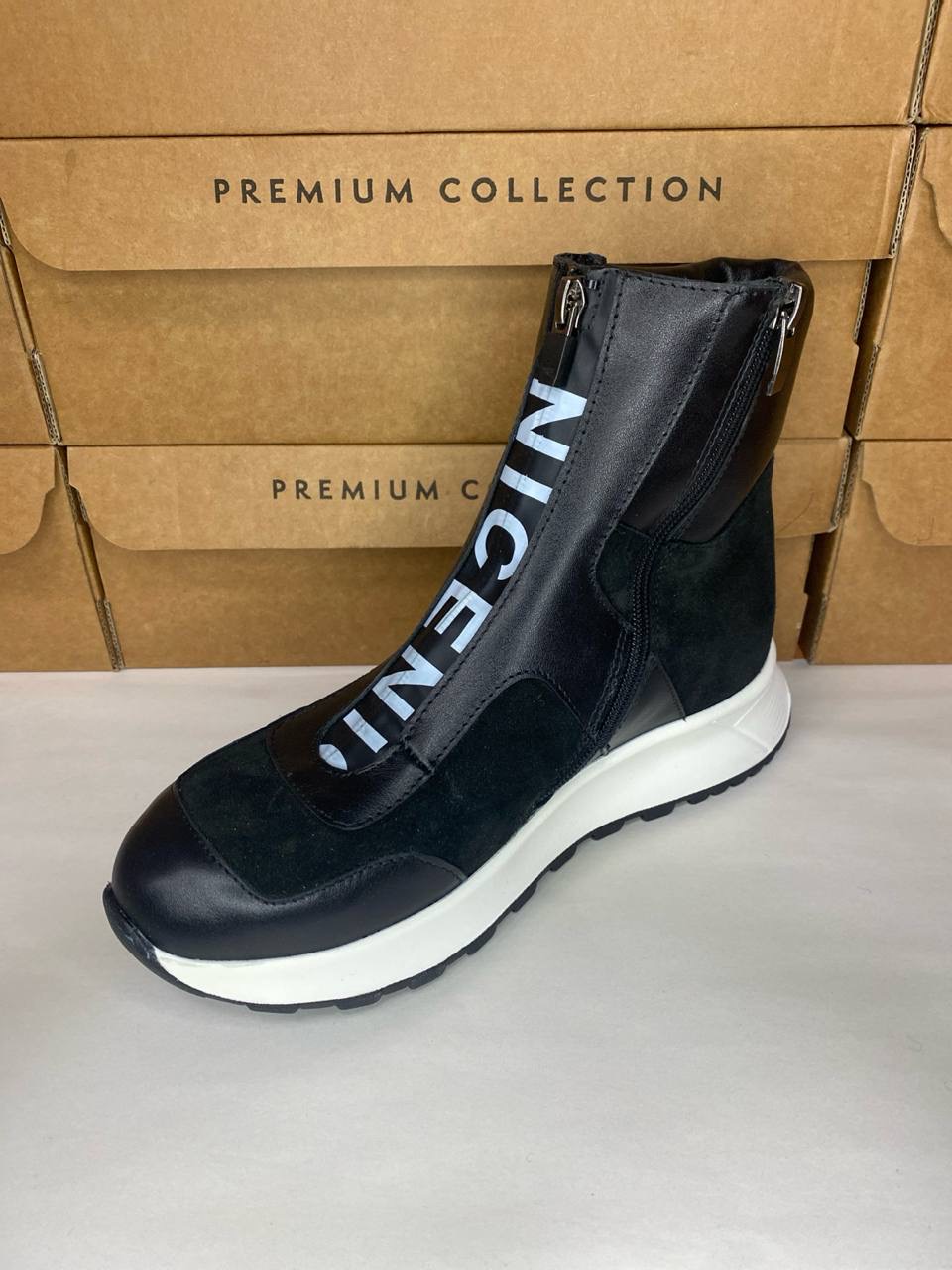 картинка Ботинки замшевые Benito от магазина Pratik