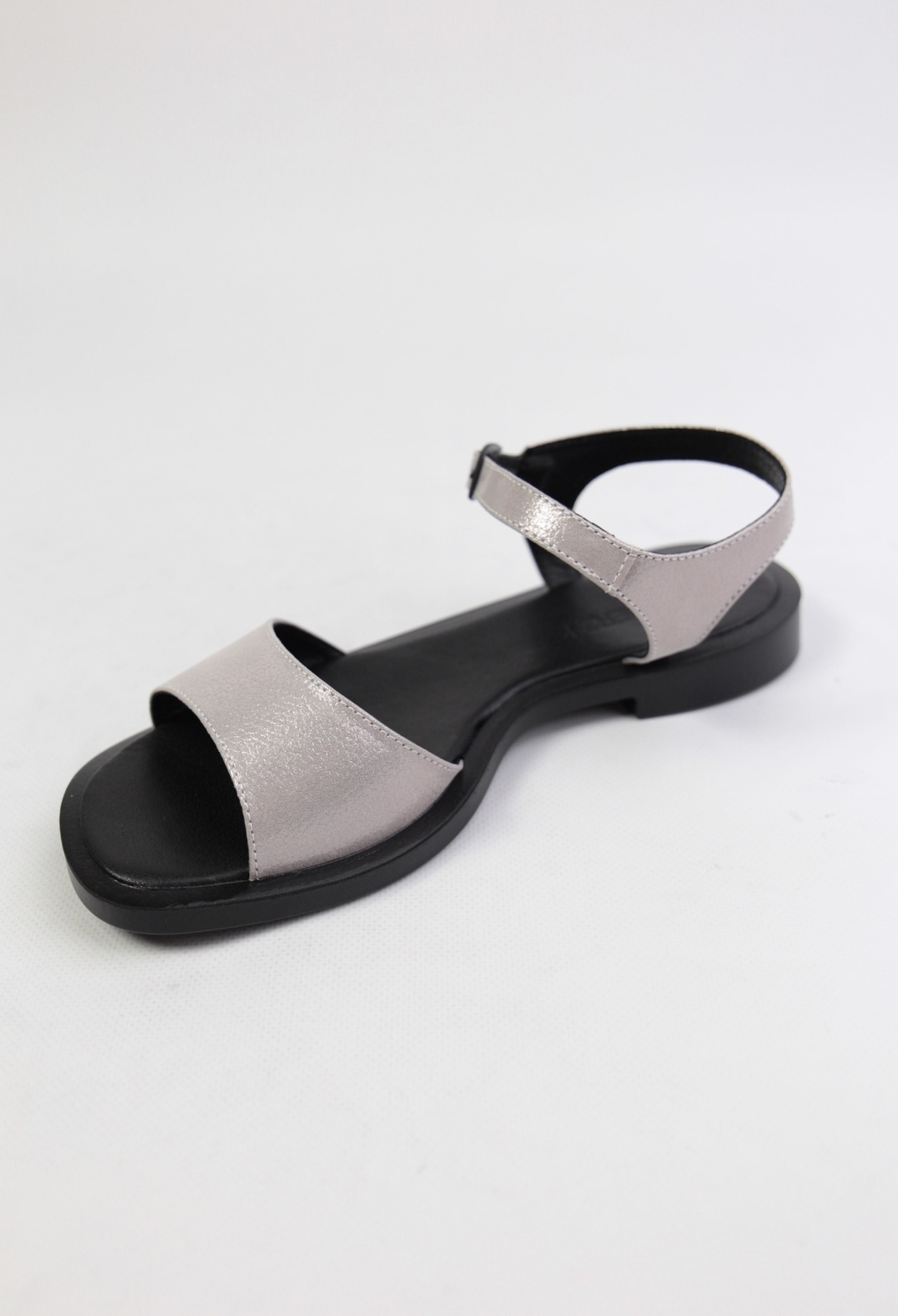 картинка Сандалии кожаные Benito от магазина Pratik