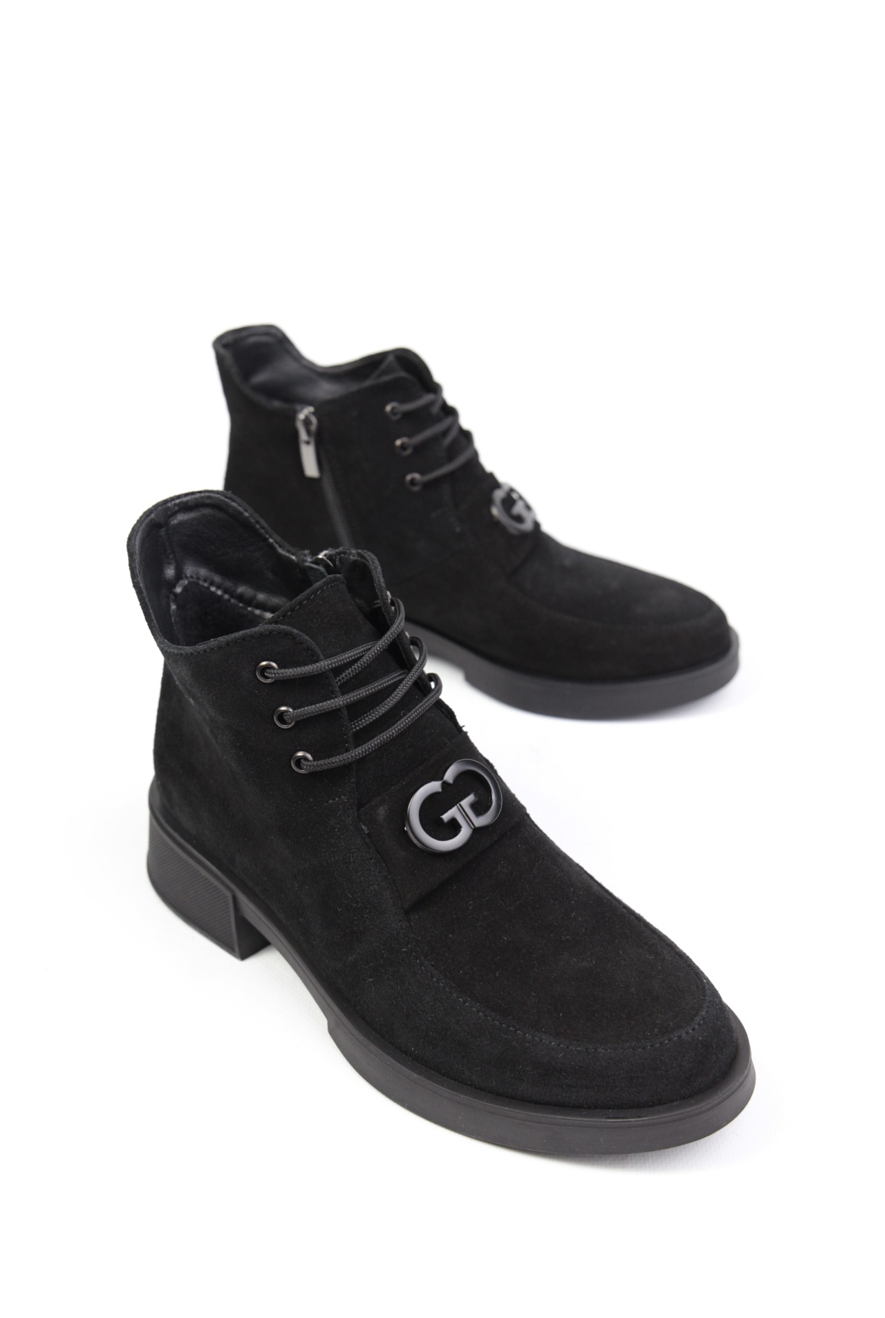 картинка Ботинки замшевые Benito от магазина Pratik